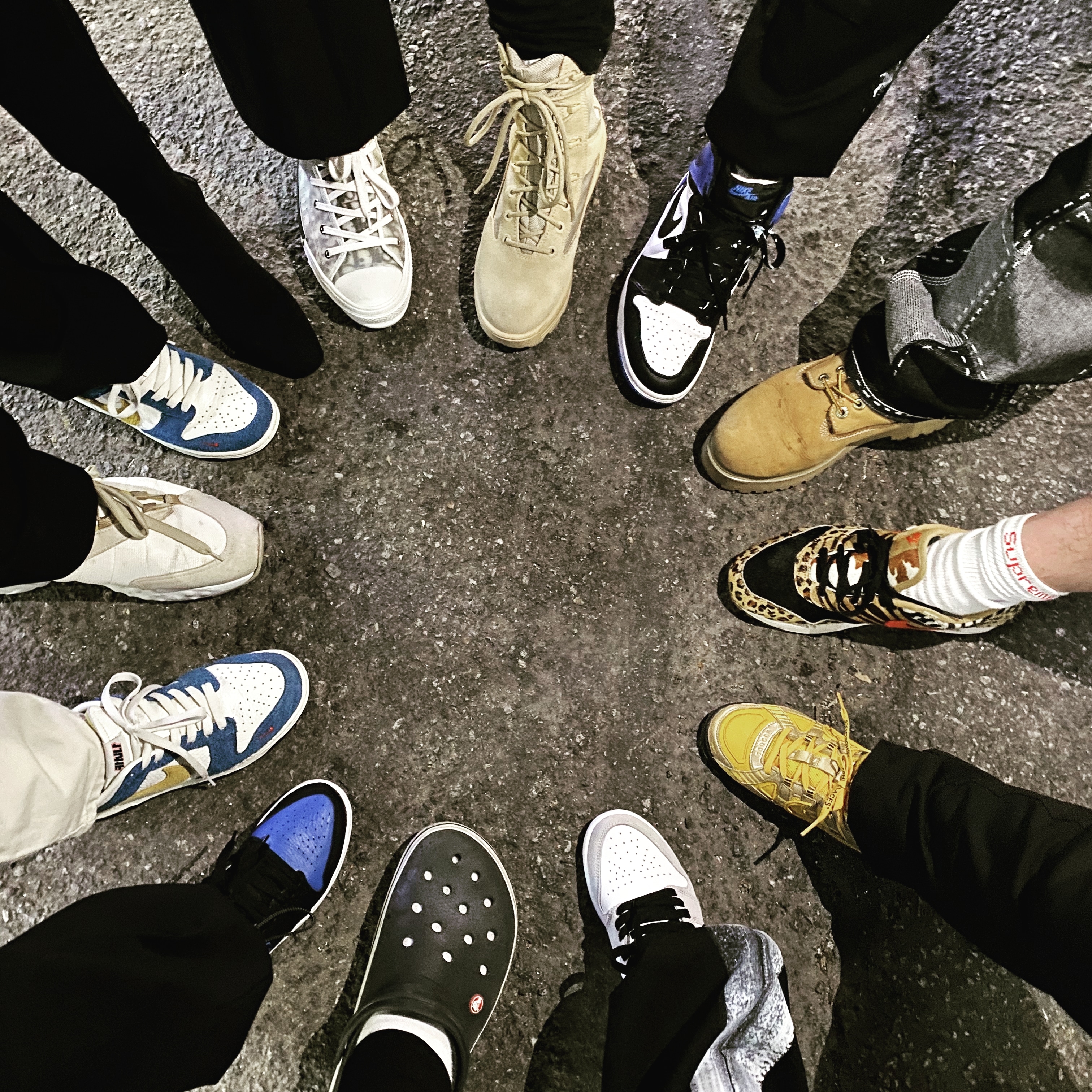 Nike x Kasina Dunk Low 80's Bus, Dior B23 High Dior Oblique White & Black 착용 스타일