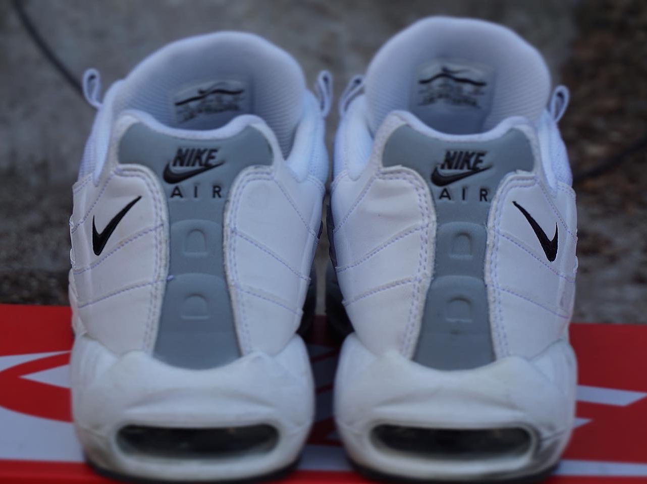 Nike Air Max 95 White Black 착용 스타일 - 4