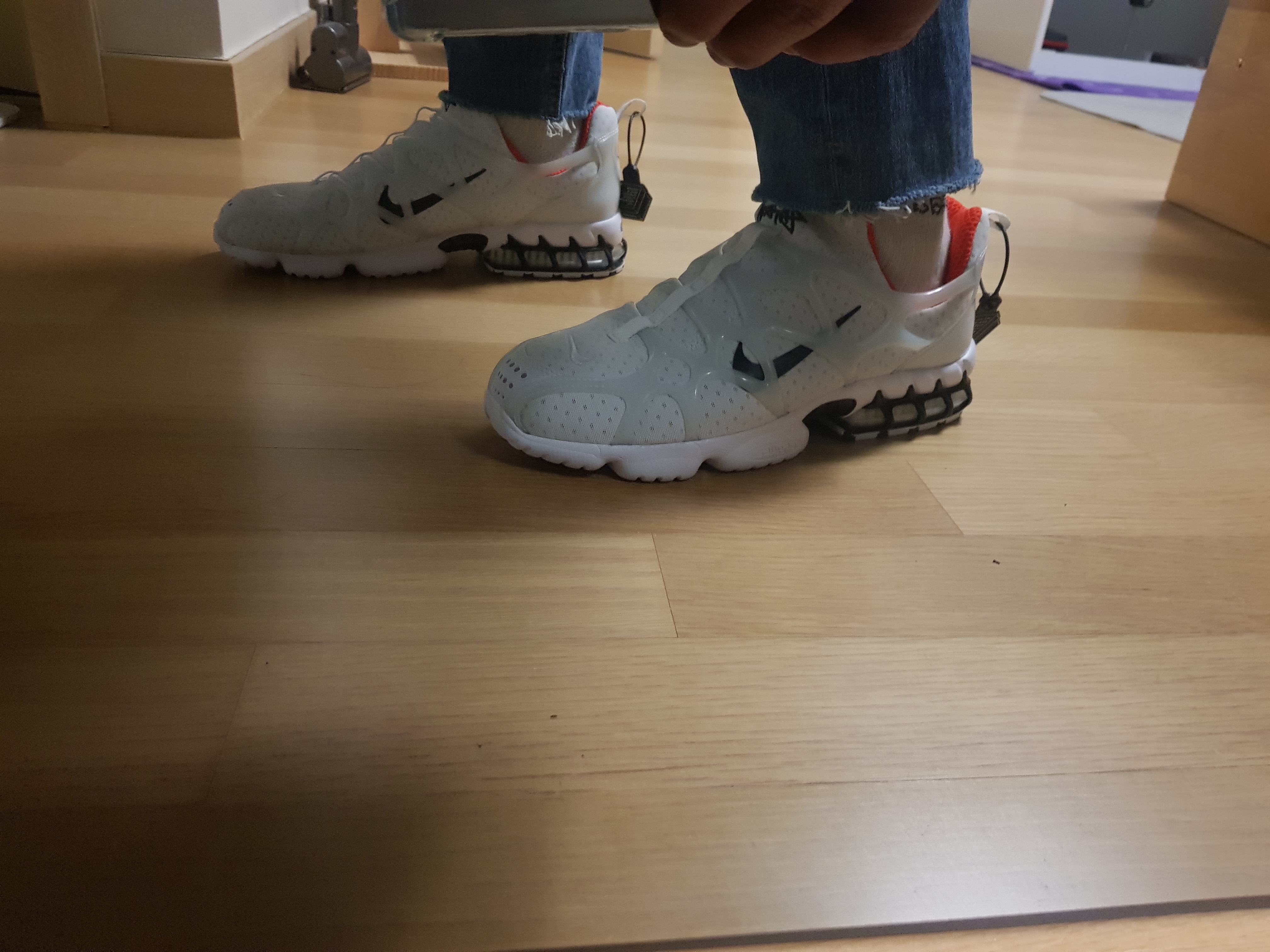 Nike x Stussy Air Zoom Spiridon Kukini White 착용 스타일 - 2