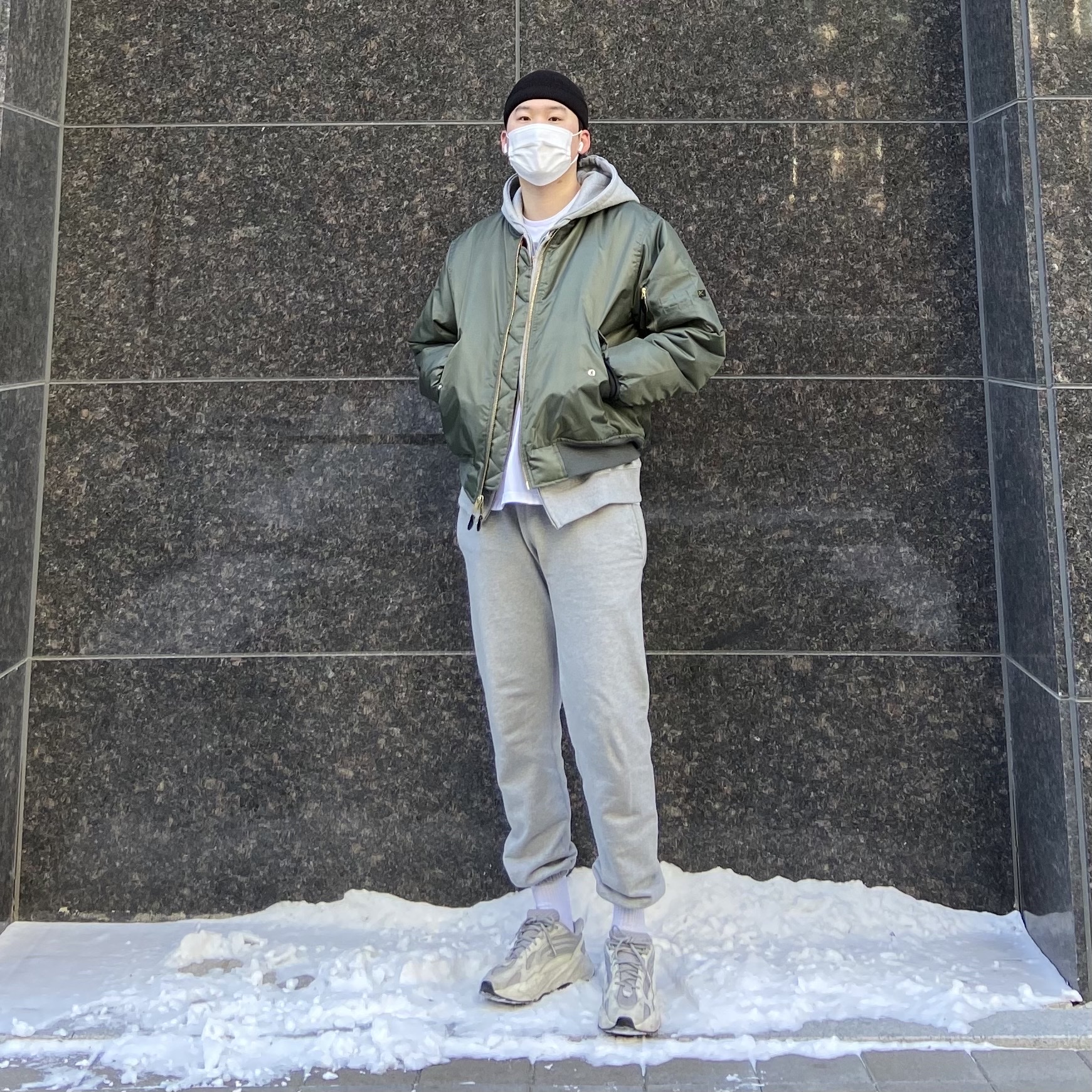 Adidas Yeezy Boost 700 V2 Static 2018 착용 스타일