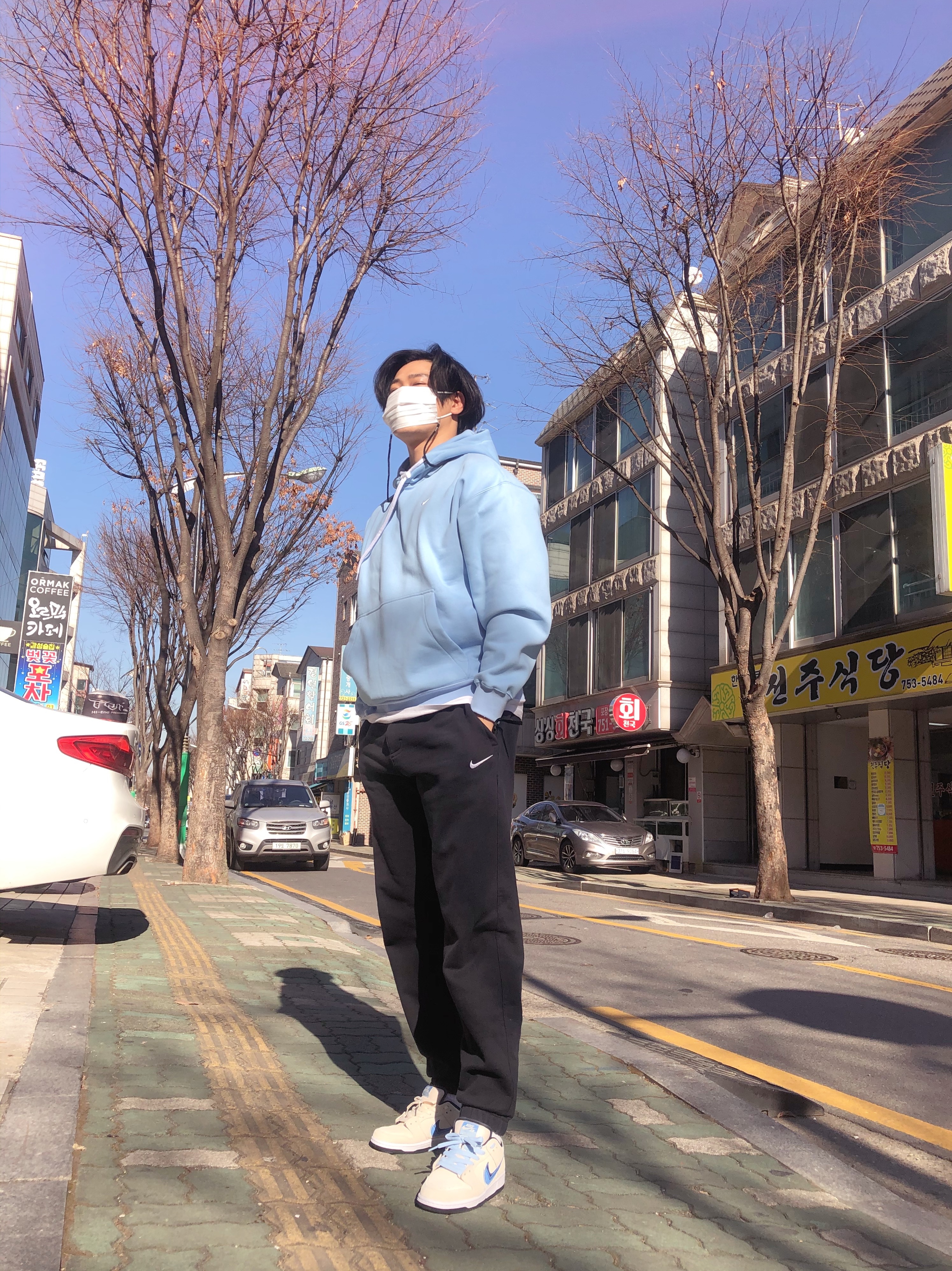 Nike SB Dunk Low Truck It, Nike M NRG Hoodie Psychic Blue 착용 스타일