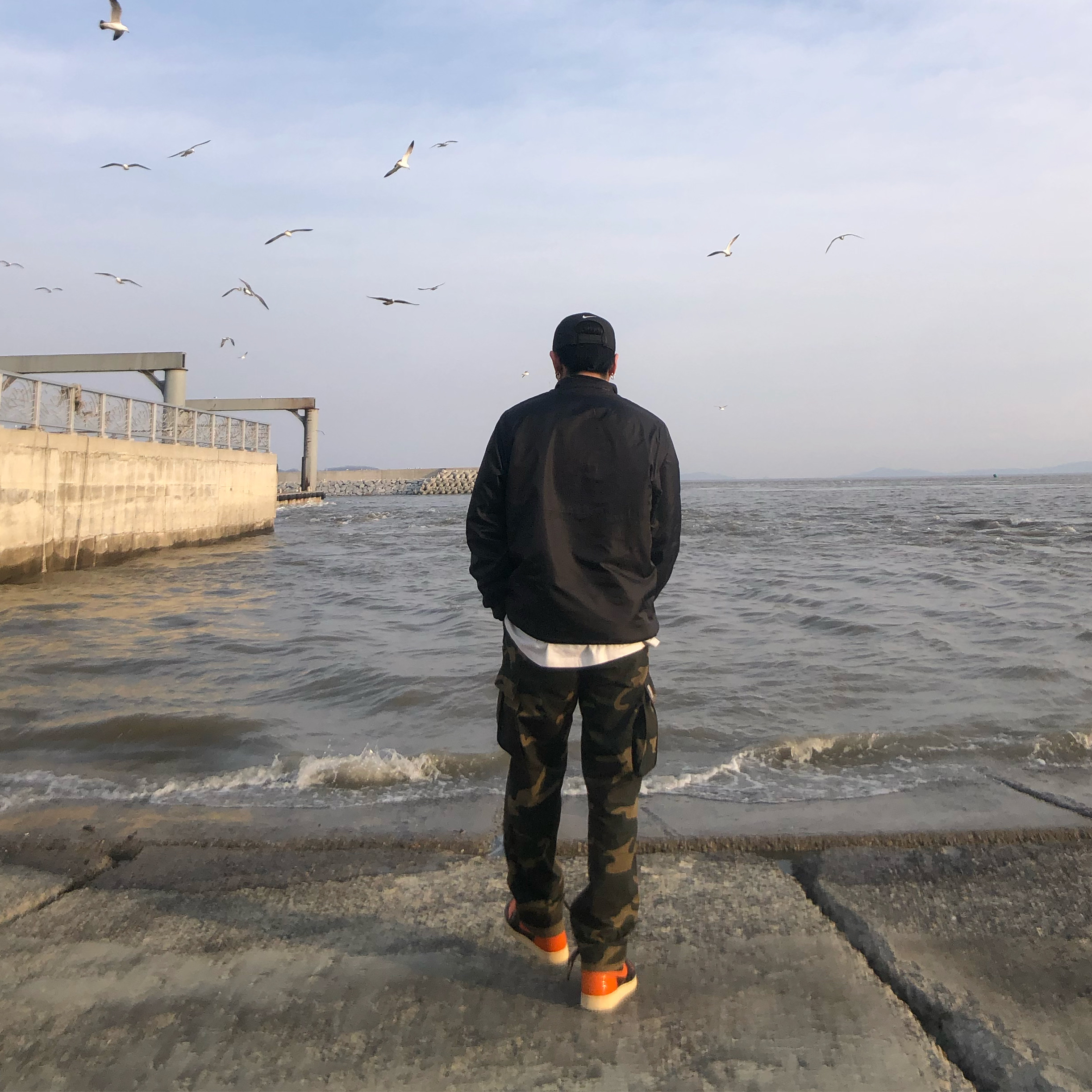 Jordan 1 Retro High Shattered Backboard 3.0, Supreme Reversible Bandana Fleece Jacket Red - 19FW 착용 스타일