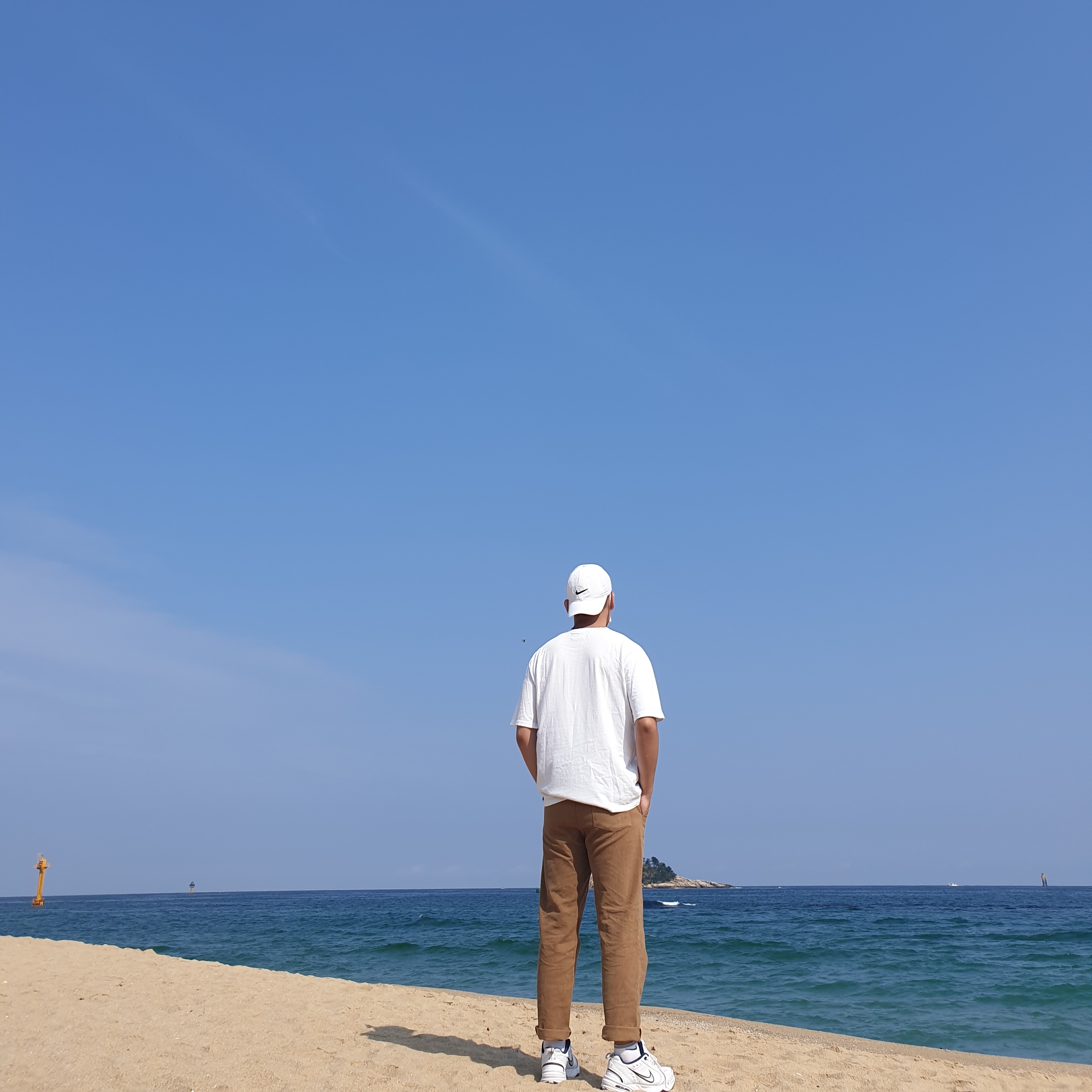 Nike Air Monarch IV White Navy 착용 스타일