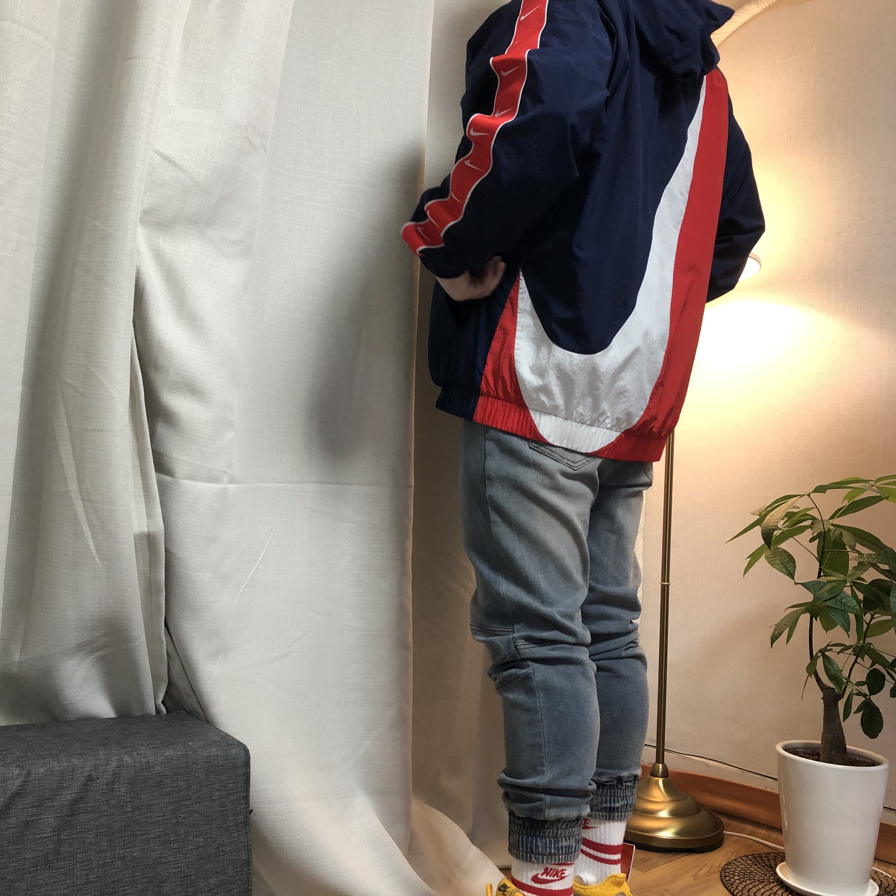 Nike x Off-White Air Rubber Dunk University Gold 착용 스타일