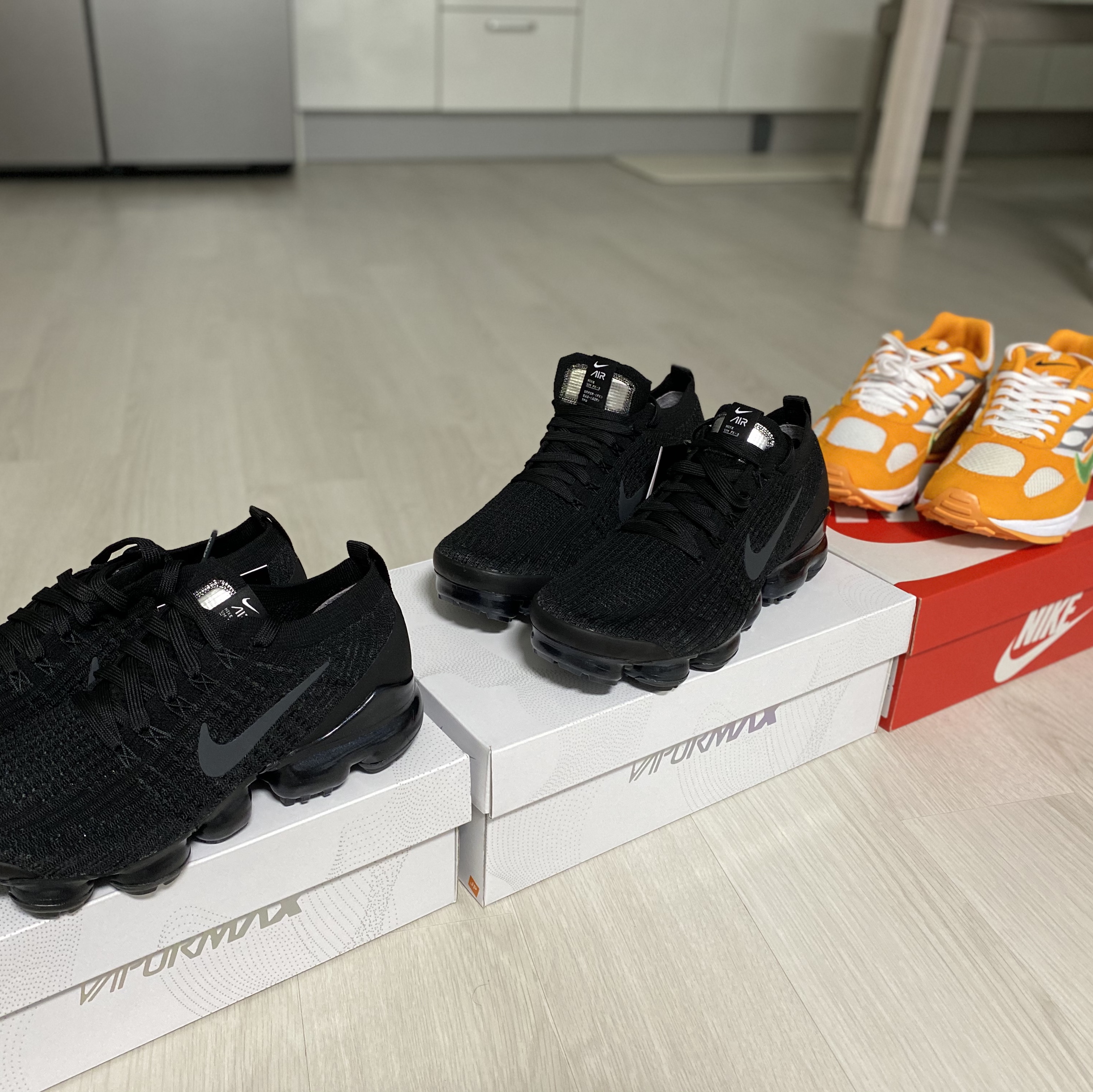 Nike Air VaporMax Flyknit 3.0 Triple Black 착용 스타일