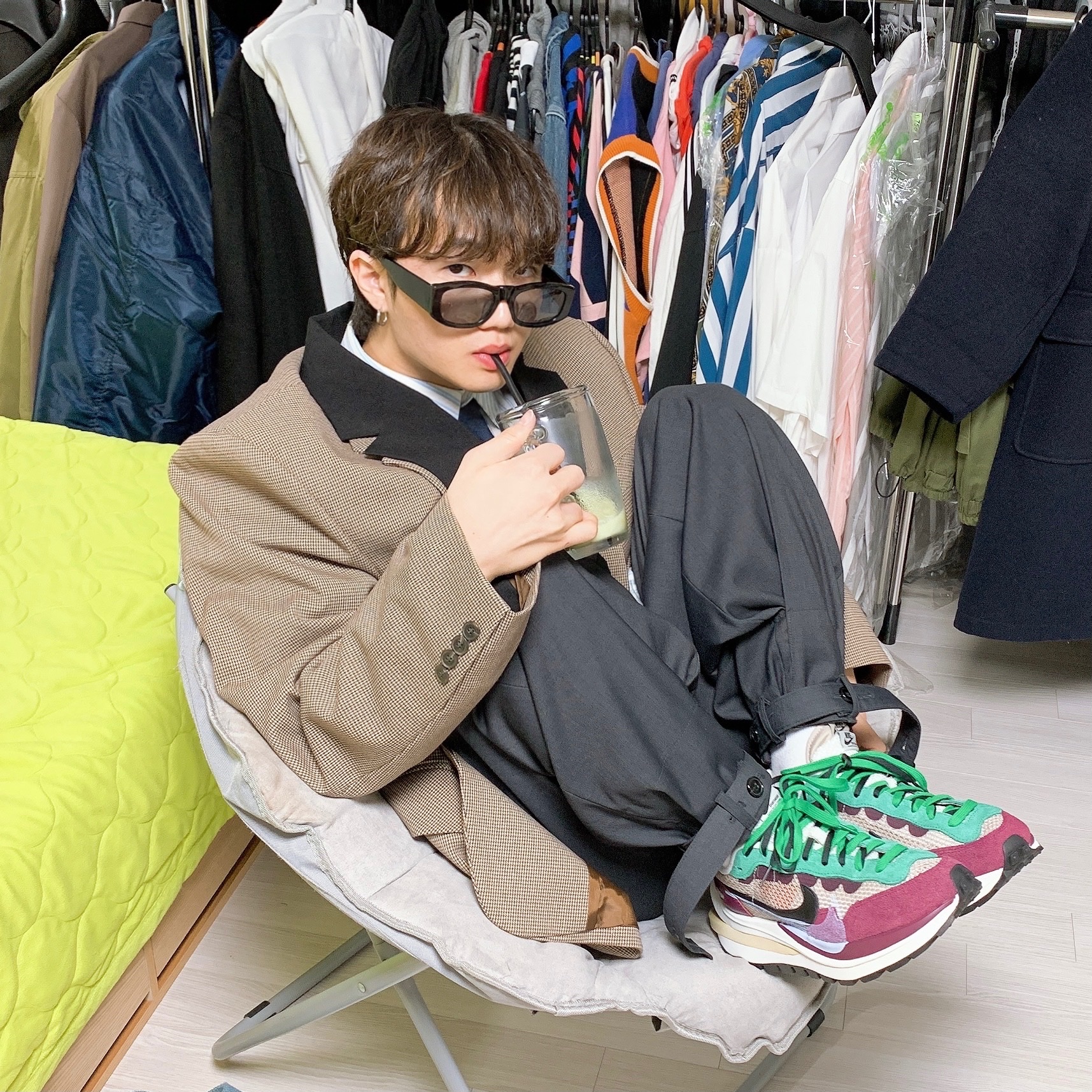 Nike x Sacai VaporWaffle String & Black Villain Red 착용 스타일