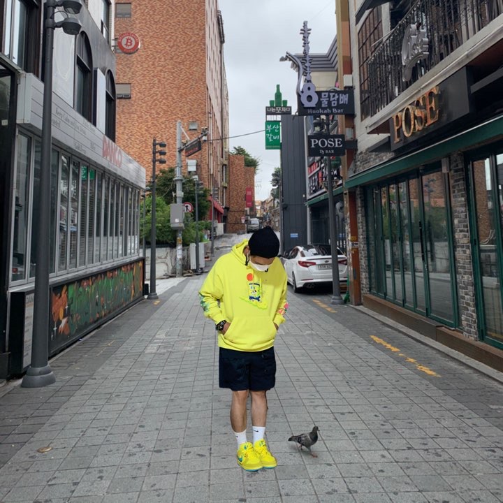 Nike x Grateful Dead SB Dunk Low Yellow Bear 착용 스타일