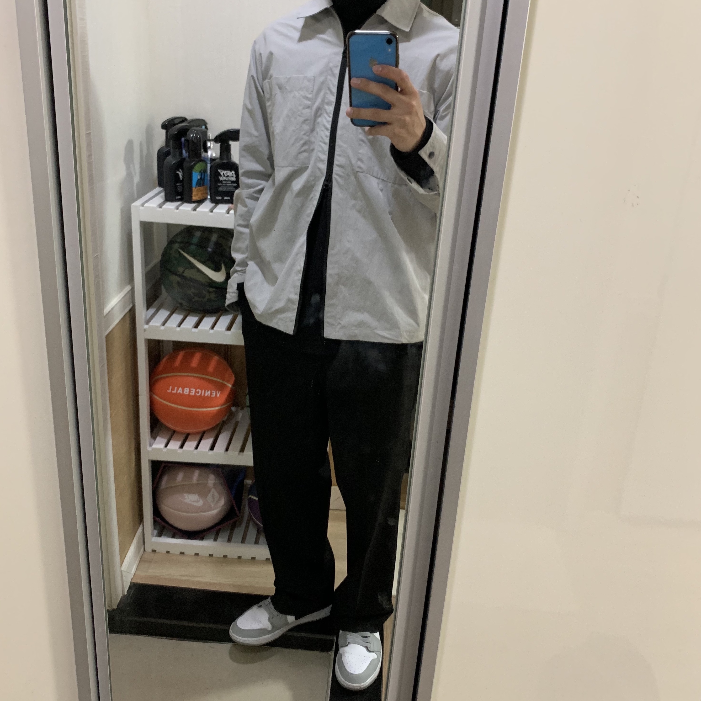 Jordan 1 Mid Light Smoke Grey 착용 스타일