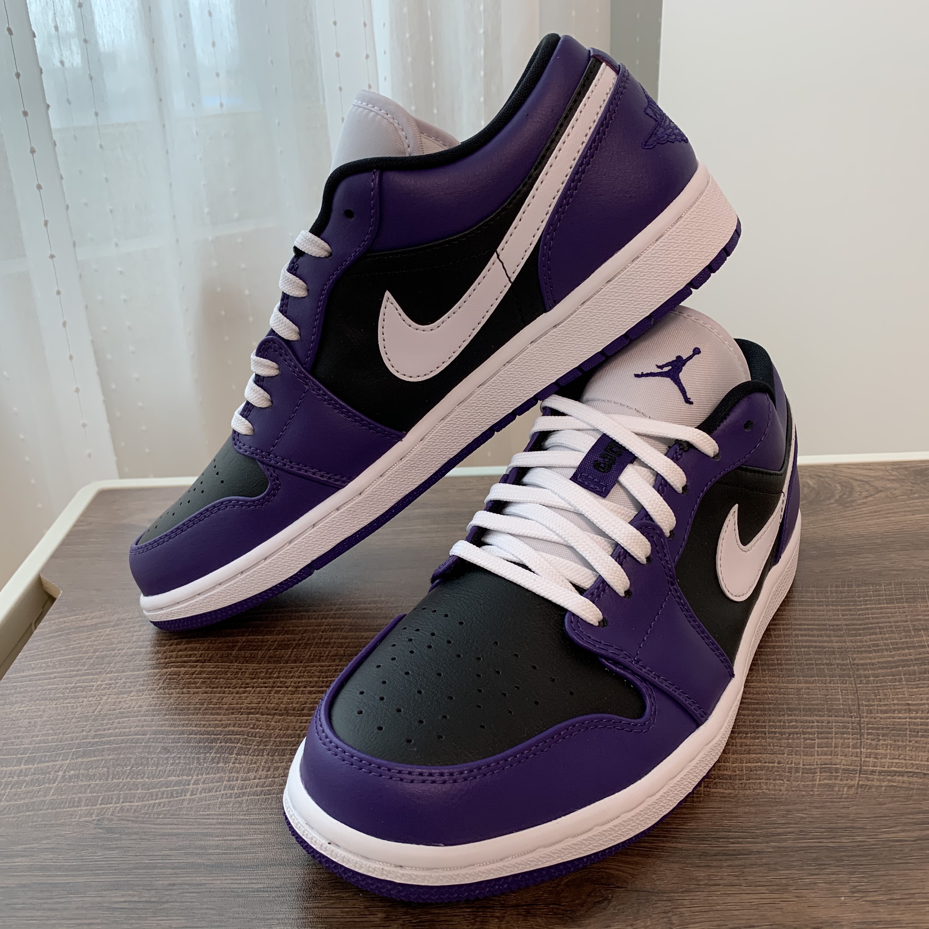 Jordan 1 Low Court Purple Black 착용 스타일 - 1