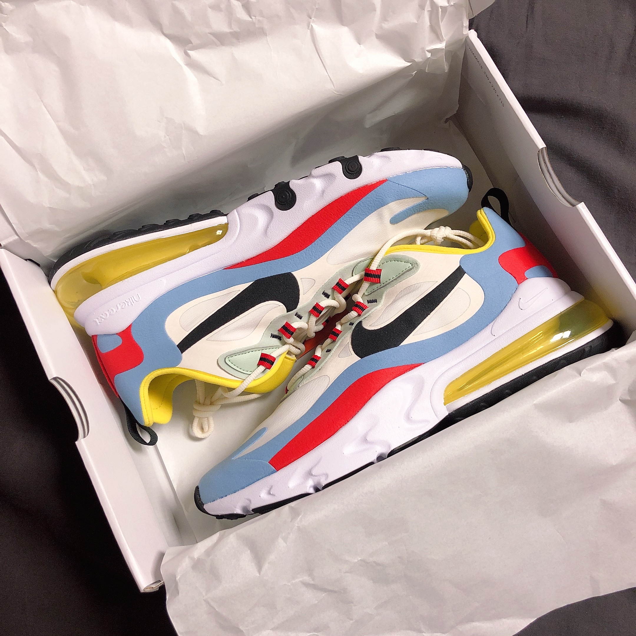 (W) Nike Air Max 270 React Bauhaus 착용 스타일