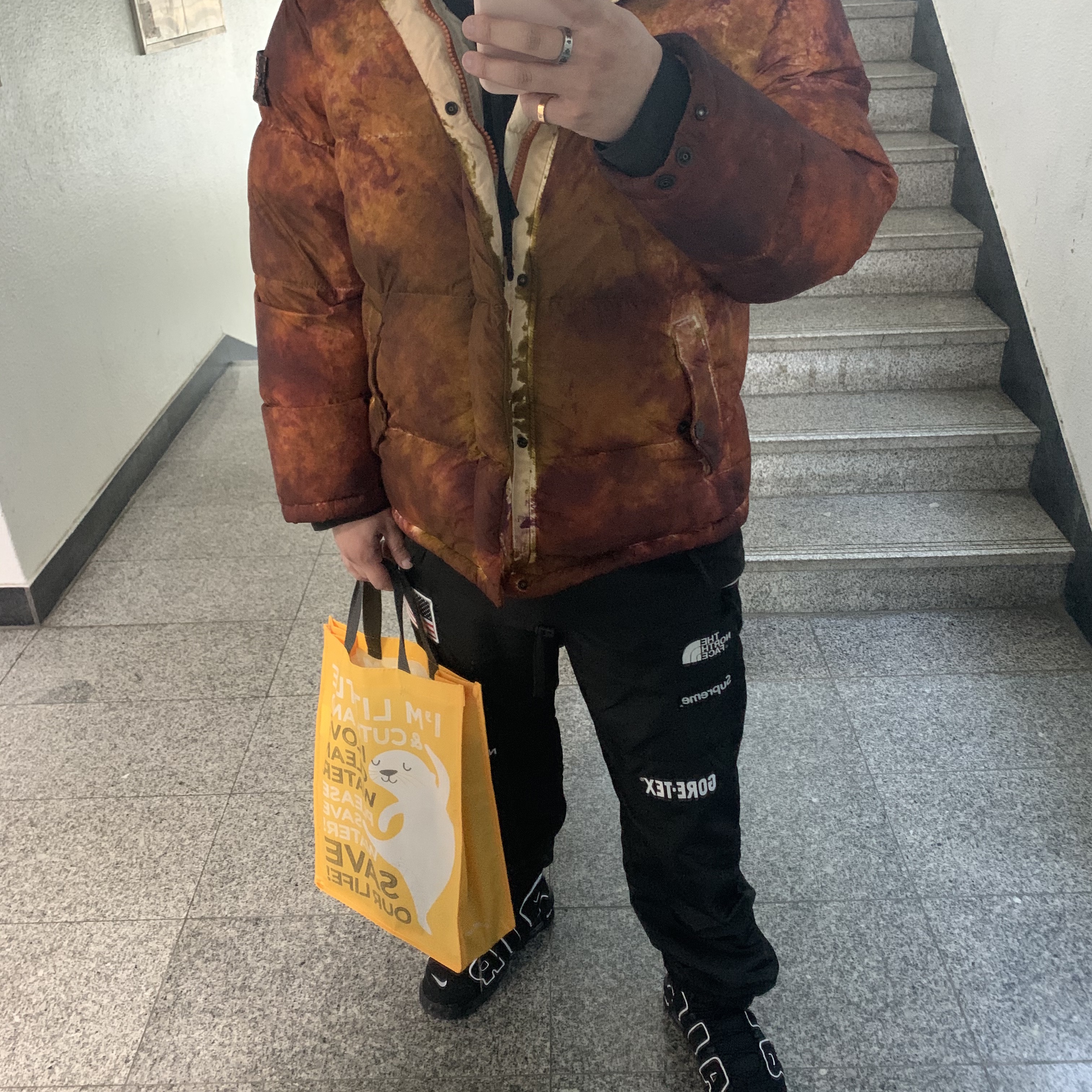 Supreme x Stone Island Painted Camo Crinkle Down Jacket Coral - 20FW 착용 스타일