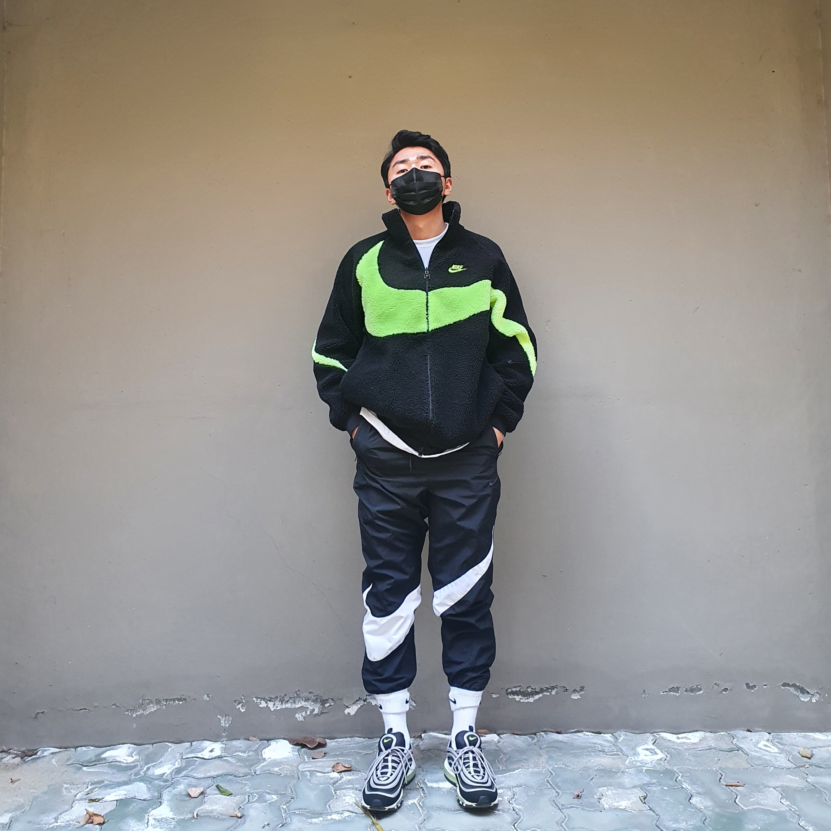 Nike Air Max 97 OG Black Volt Asia, Nike Big Swoosh Full Zip Jacket Black Volt 착용 스타일