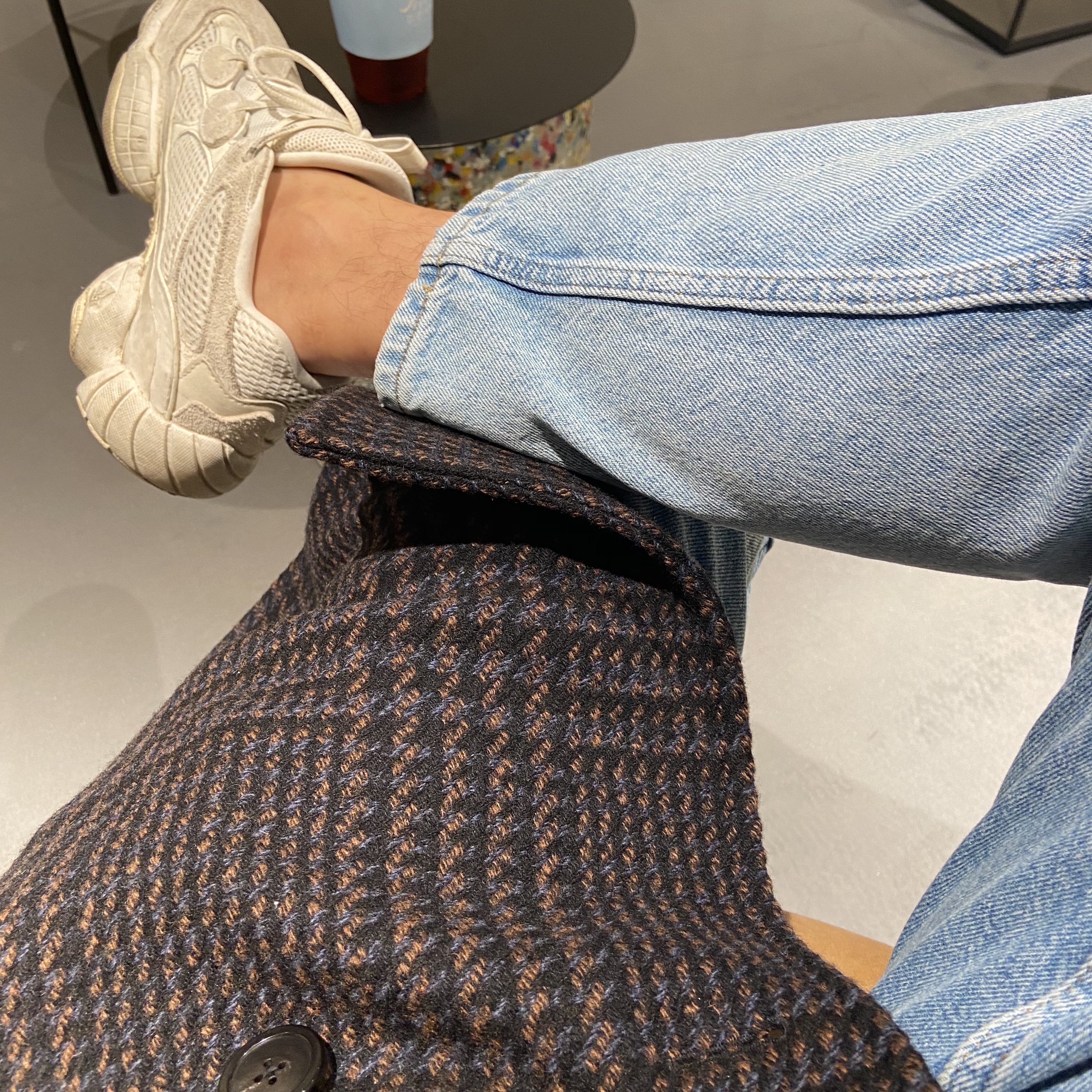 Adidas Yeezy 500 Bone White 착용 스타일
