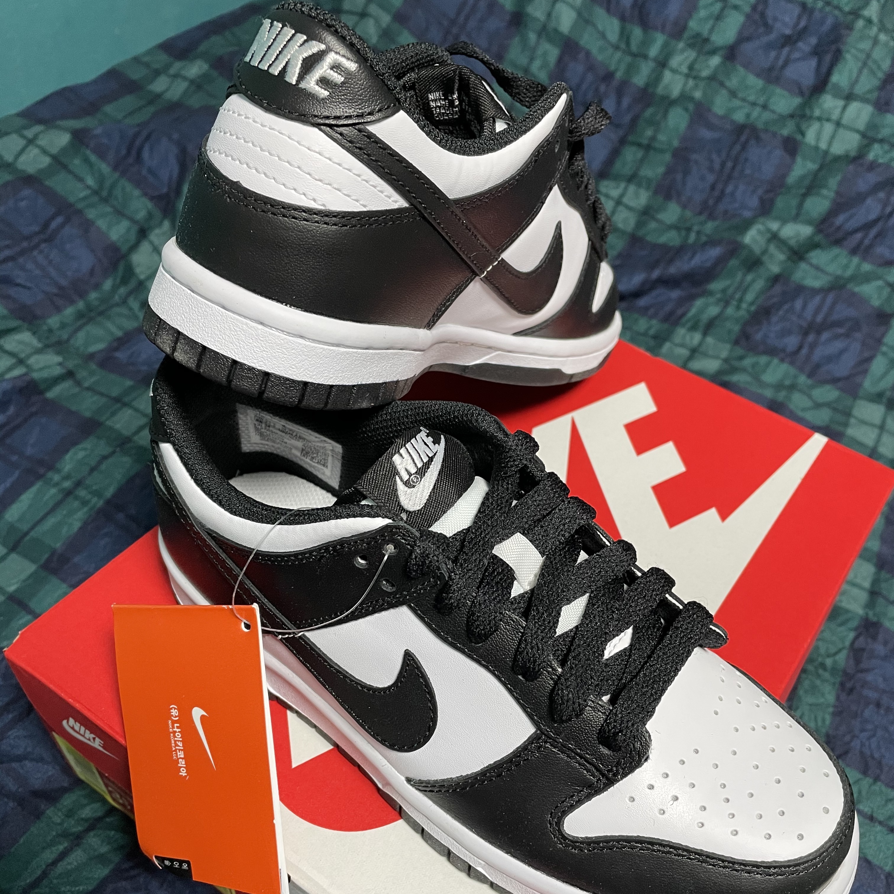 (GS) Nike Dunk Low Black 착용 스타일