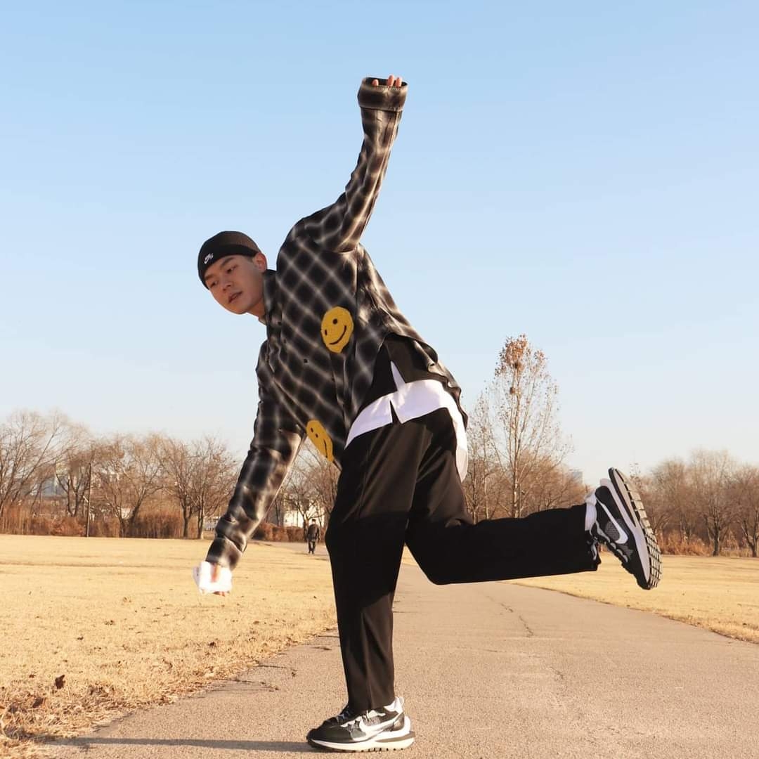 Nike x Sacai VaporWaffle Black White 착용 스타일