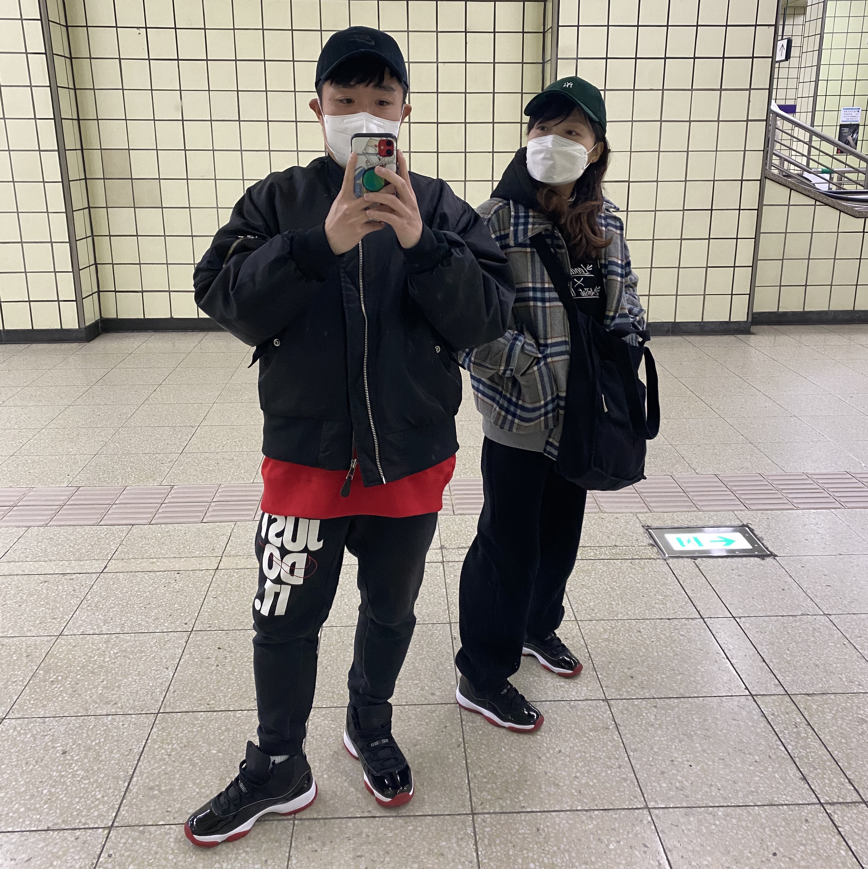 Jordan 11 Retro Bred 2019, Nike Heritage 86 Corduroy Cap Black 착용 스타일