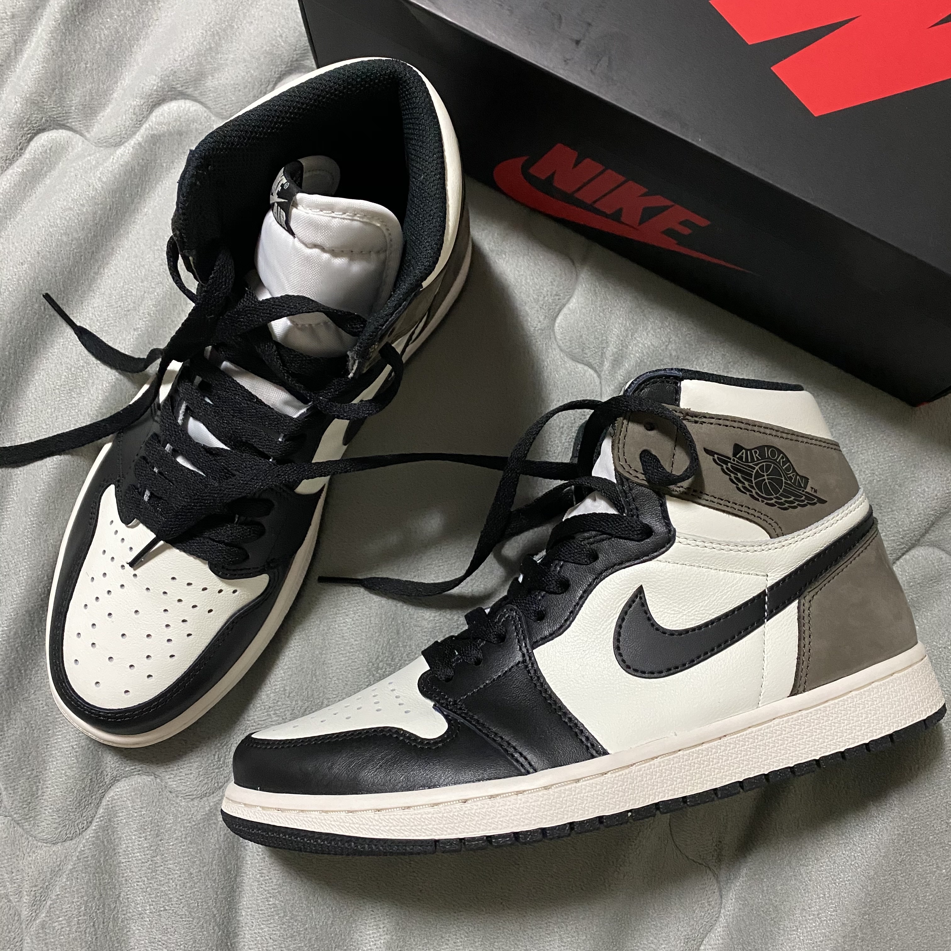 Jordan 1 Retro High OG Black Mocha 착용 스타일