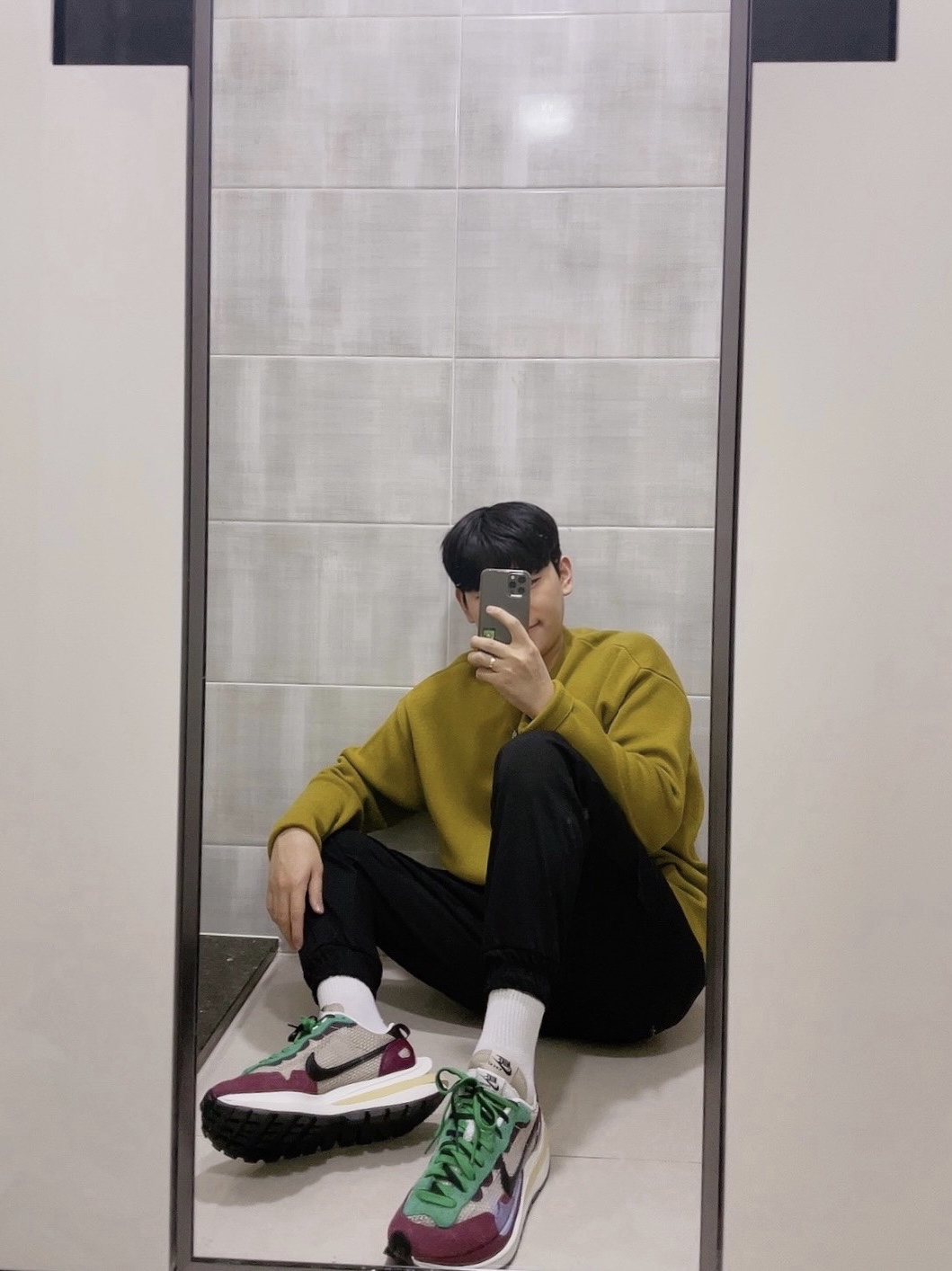 Nike x Sacai VaporWaffle String & Black Villain Red 착용 스타일 - 2