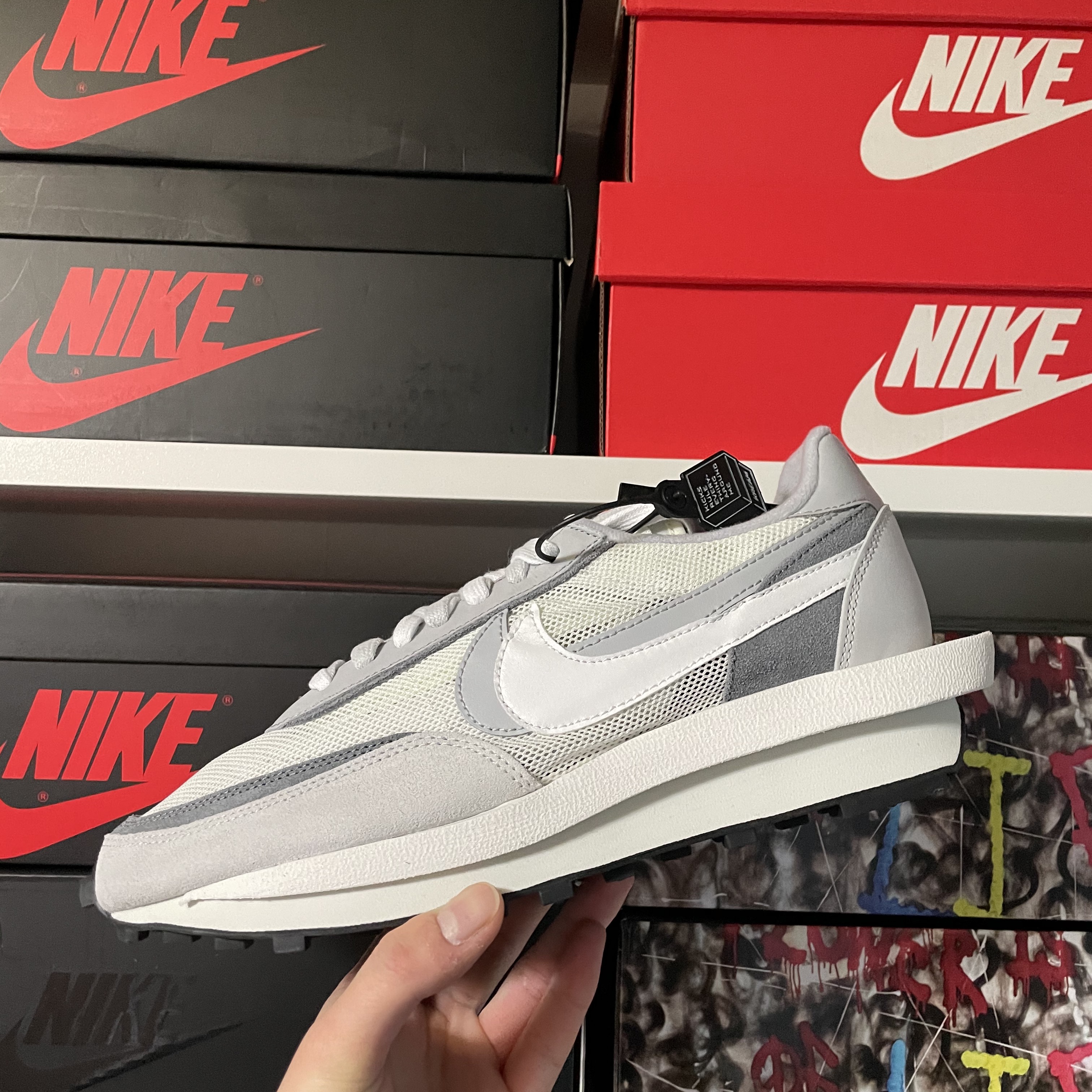 Nike x Sacai LDWaffle Summit White 착용 스타일 - 2