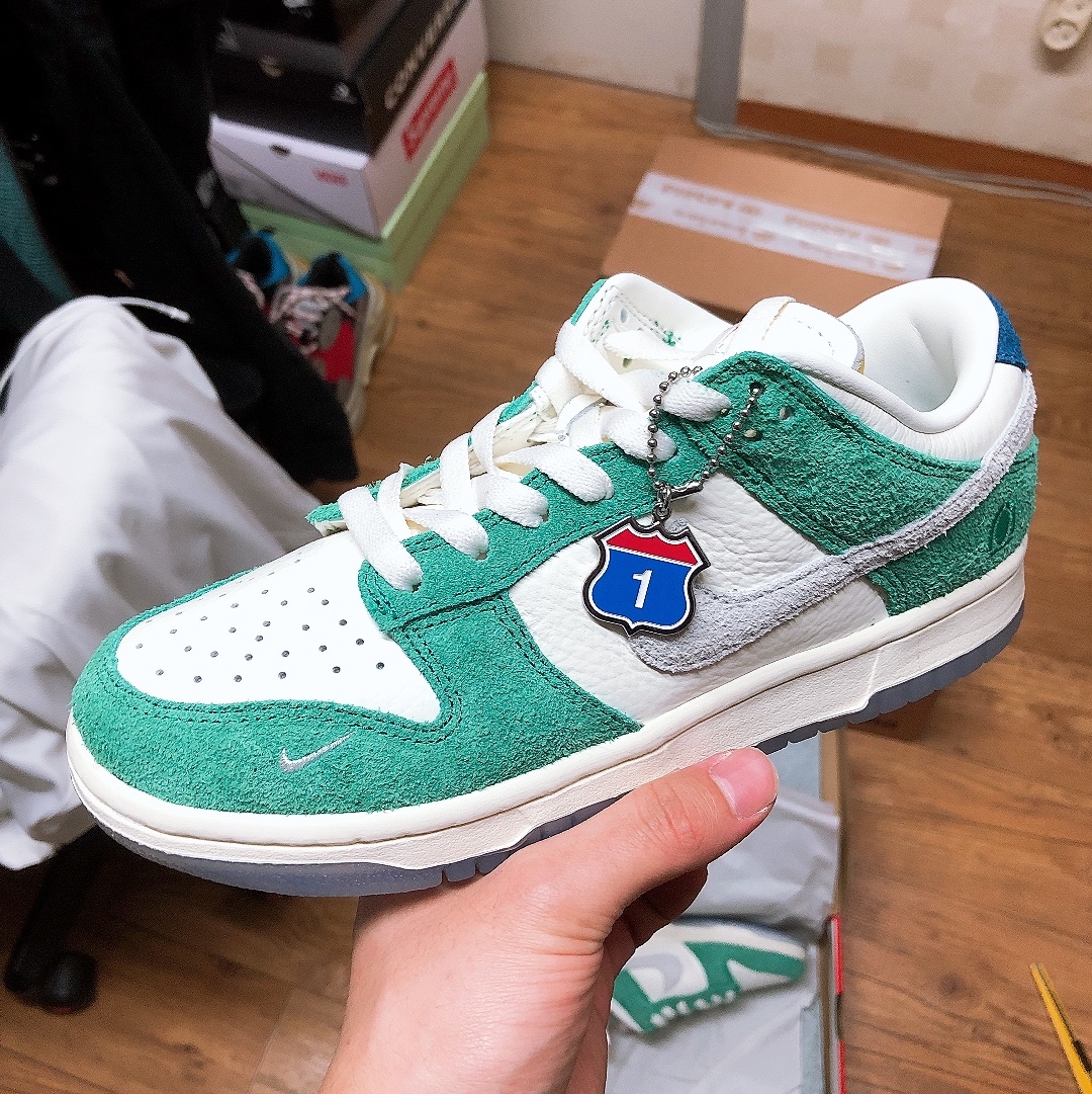 Nike x Kasina Dunk Low Road Sign - Kasina Exclusive 착용 스타일