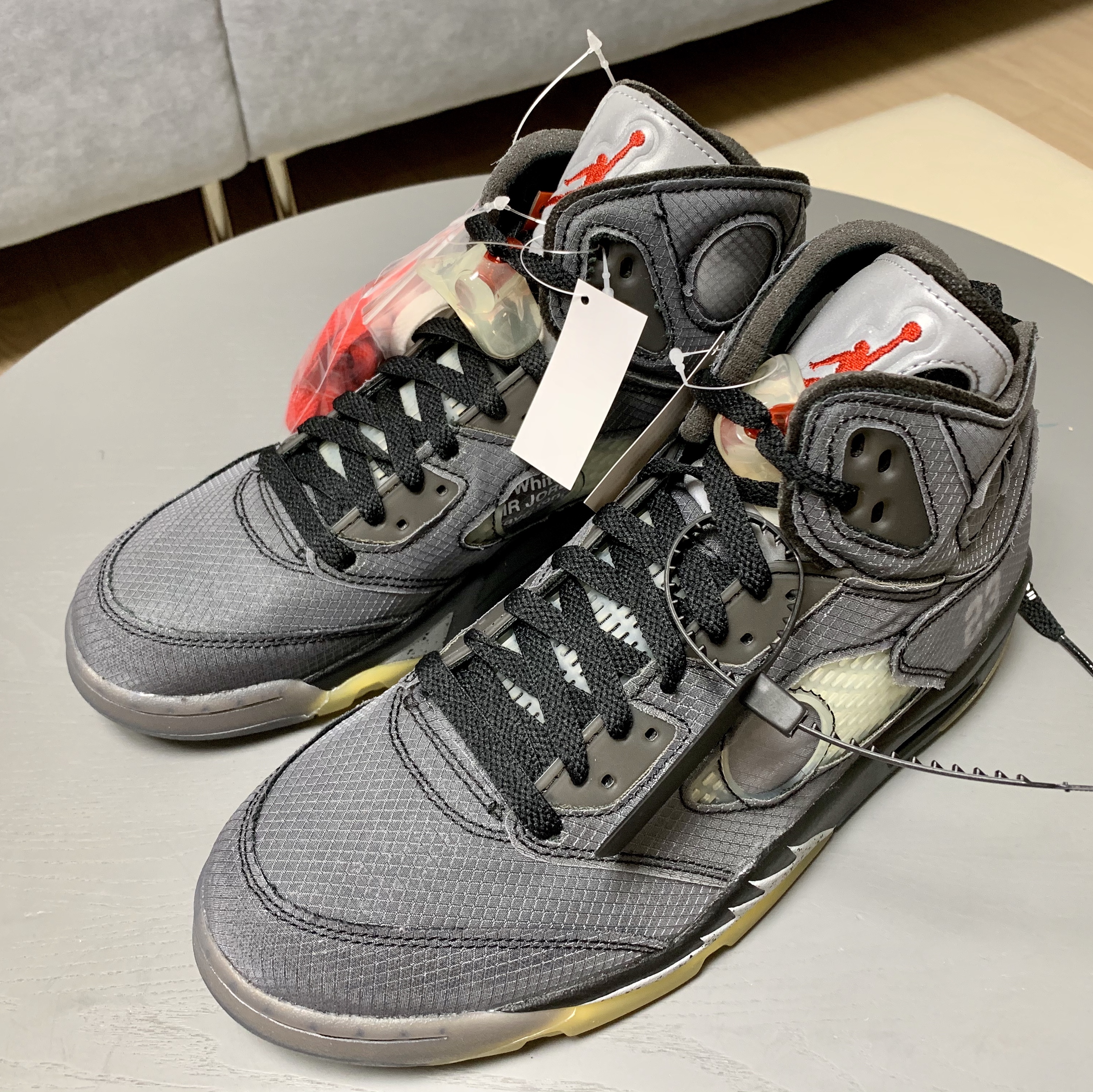 Jordan 5 x Off-White Retro SP Black Muslin 착용 스타일 - 1