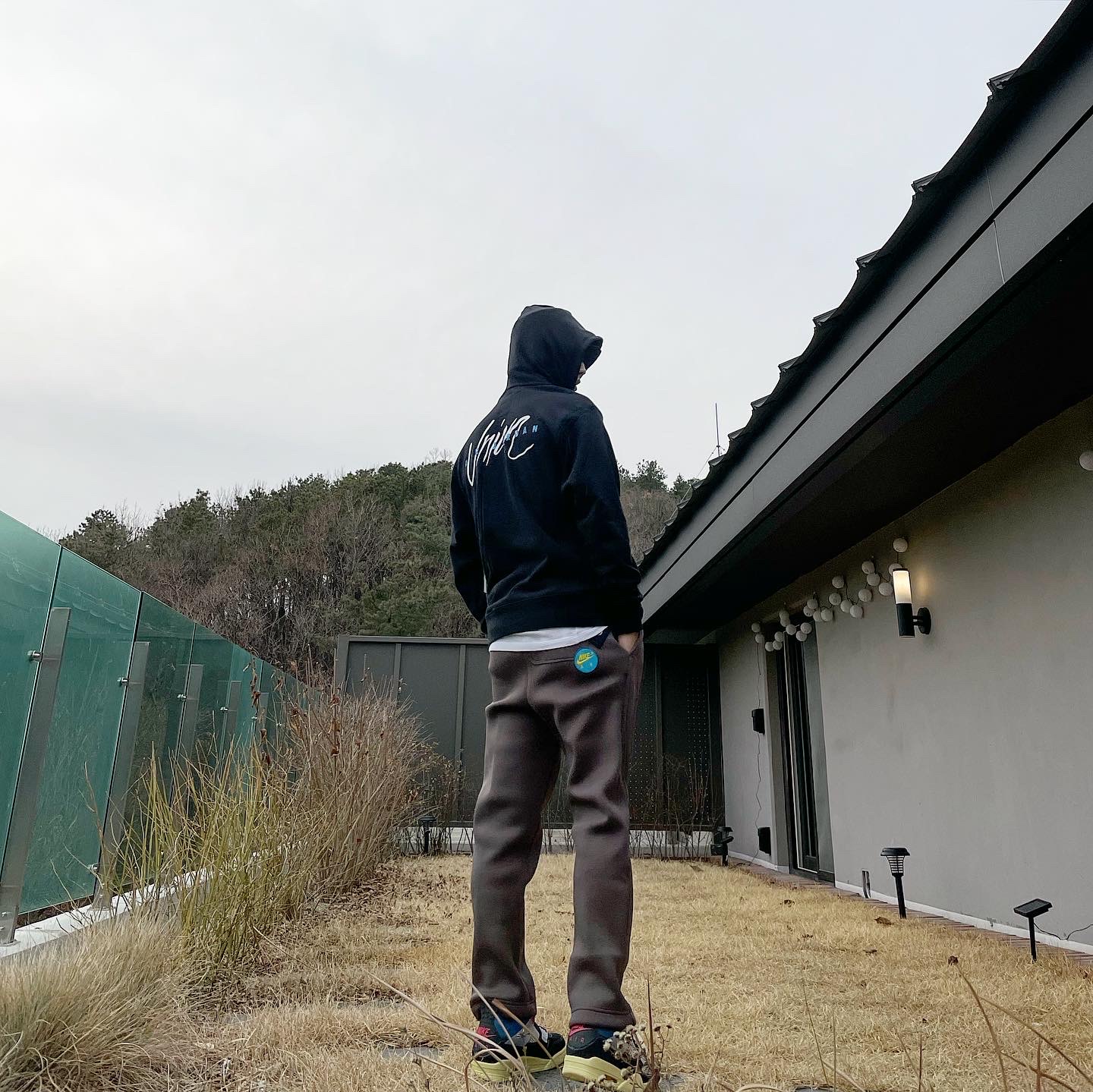 Jordan 4 x Union Retro Off Noir, Jordan x Union Flying High Hooded Sweatshirt Black 착용 스타일
