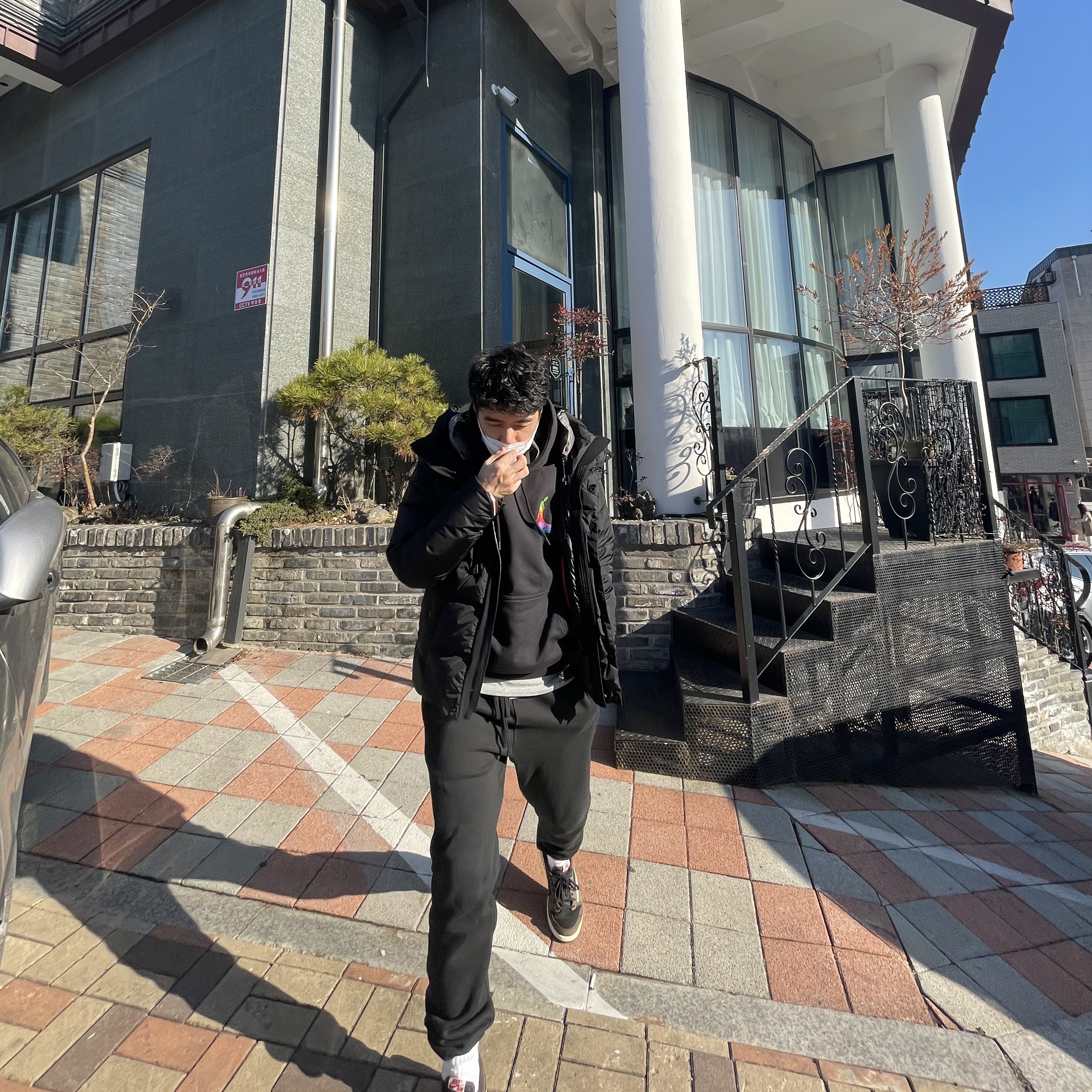 Jordan 1 x Travis Scott Retro Low OG SP Mocha, Essentials Sweatpants Dark Slate/Black 2020 착용 스타일 - 2