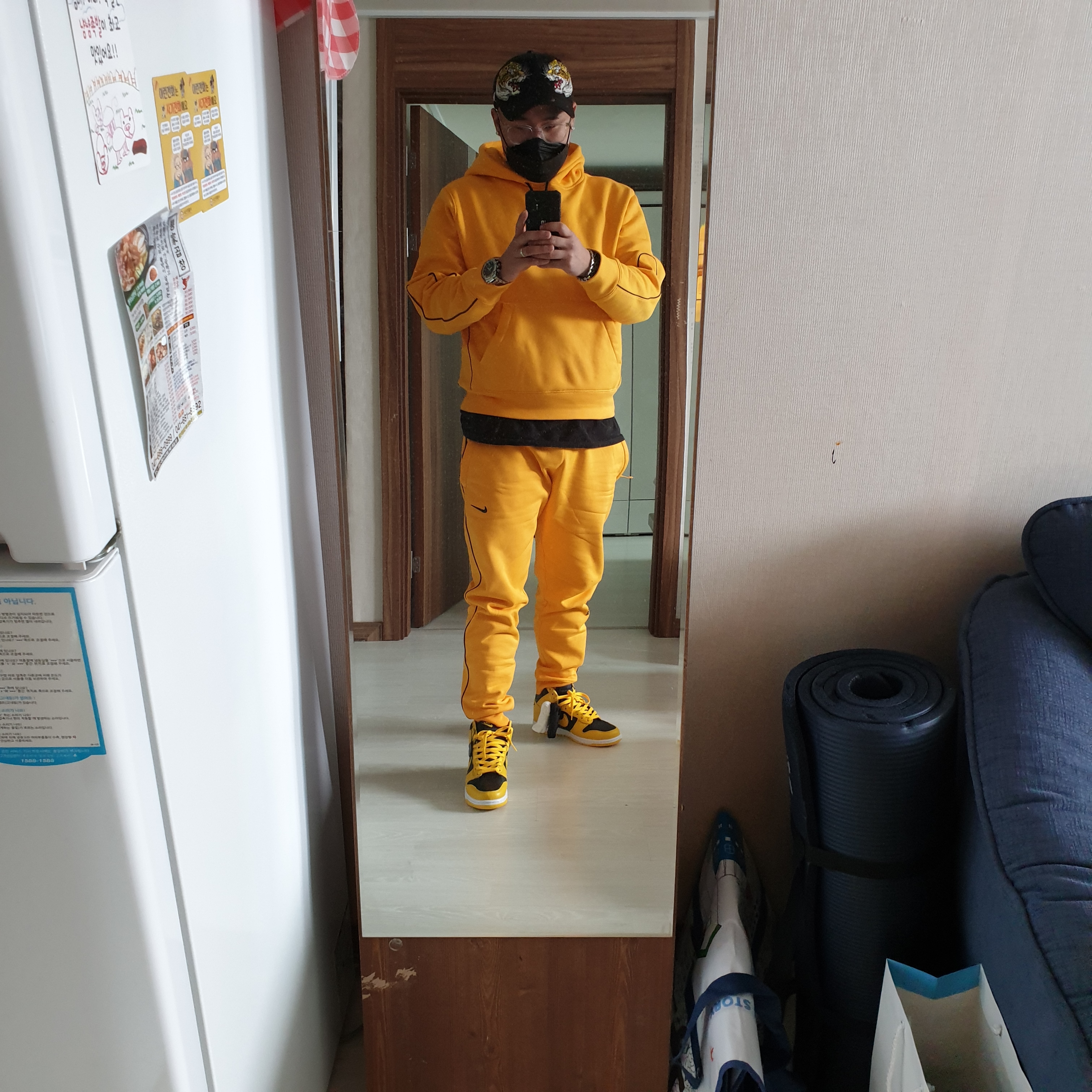 Nike x Drake Nocta Fleece Pants University Gold - Asia, Nike x Drake Nocta Essential Hoodie University Gold - Asia 착용 스타일