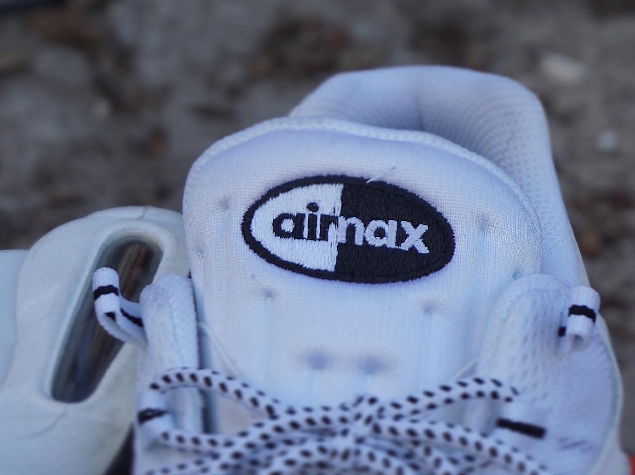 Nike Air Max 95 White Black 착용 스타일 - 3