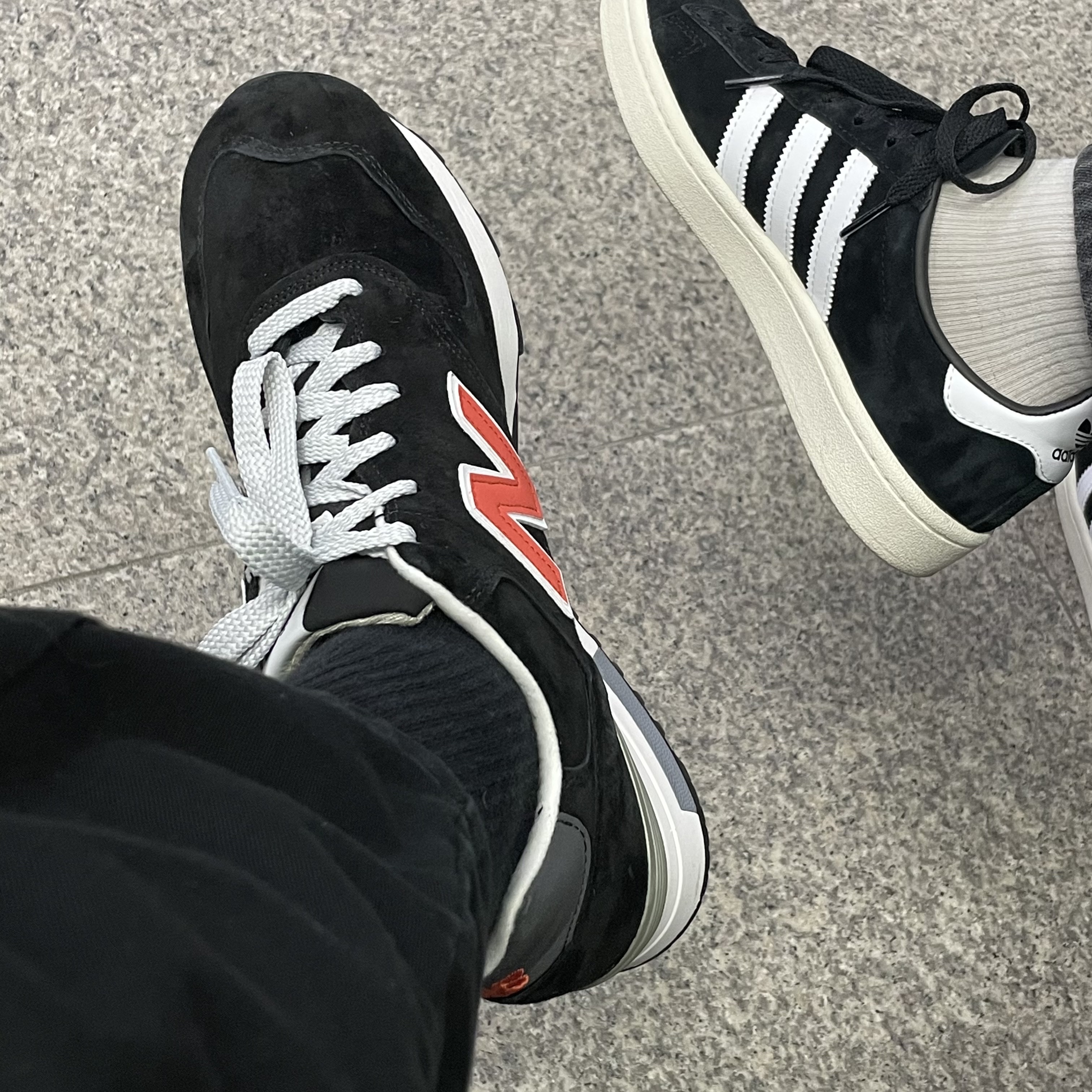 New Balance x J.Crew 1400 Made in USA Black Orange, Adidas Campus 80s Black 착용 스타일