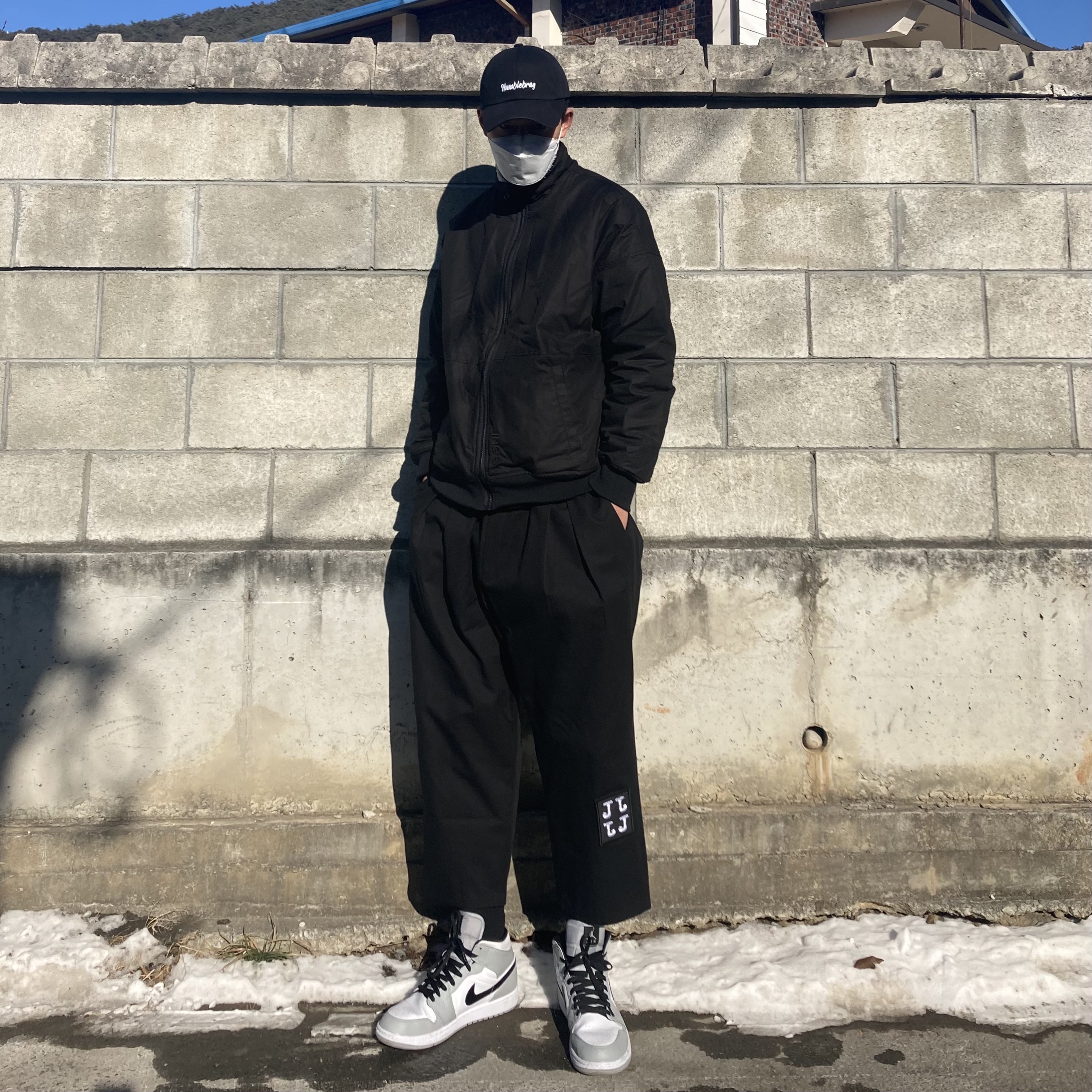Jordan 1 Mid Light Smoke Grey 착용 스타일