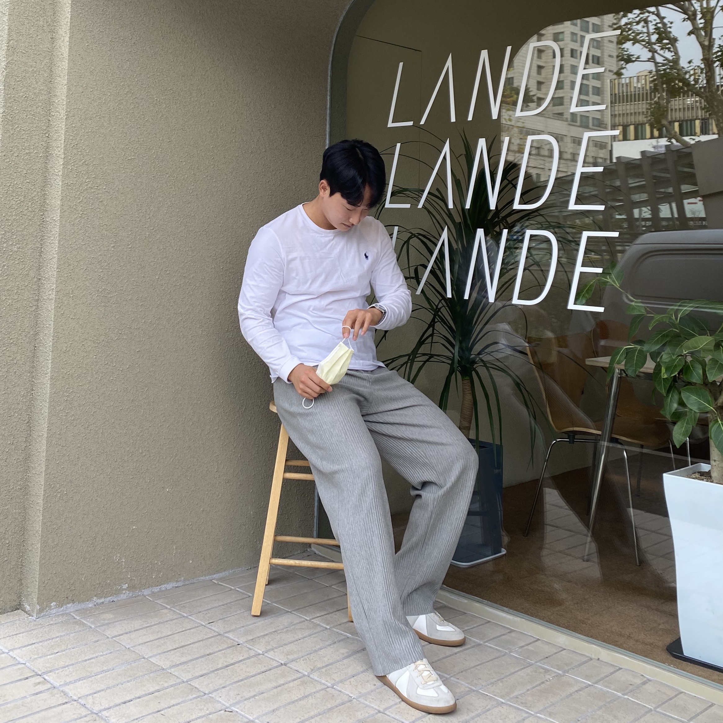Maison Margiela Calfskin Replica Sneakers 착용 스타일