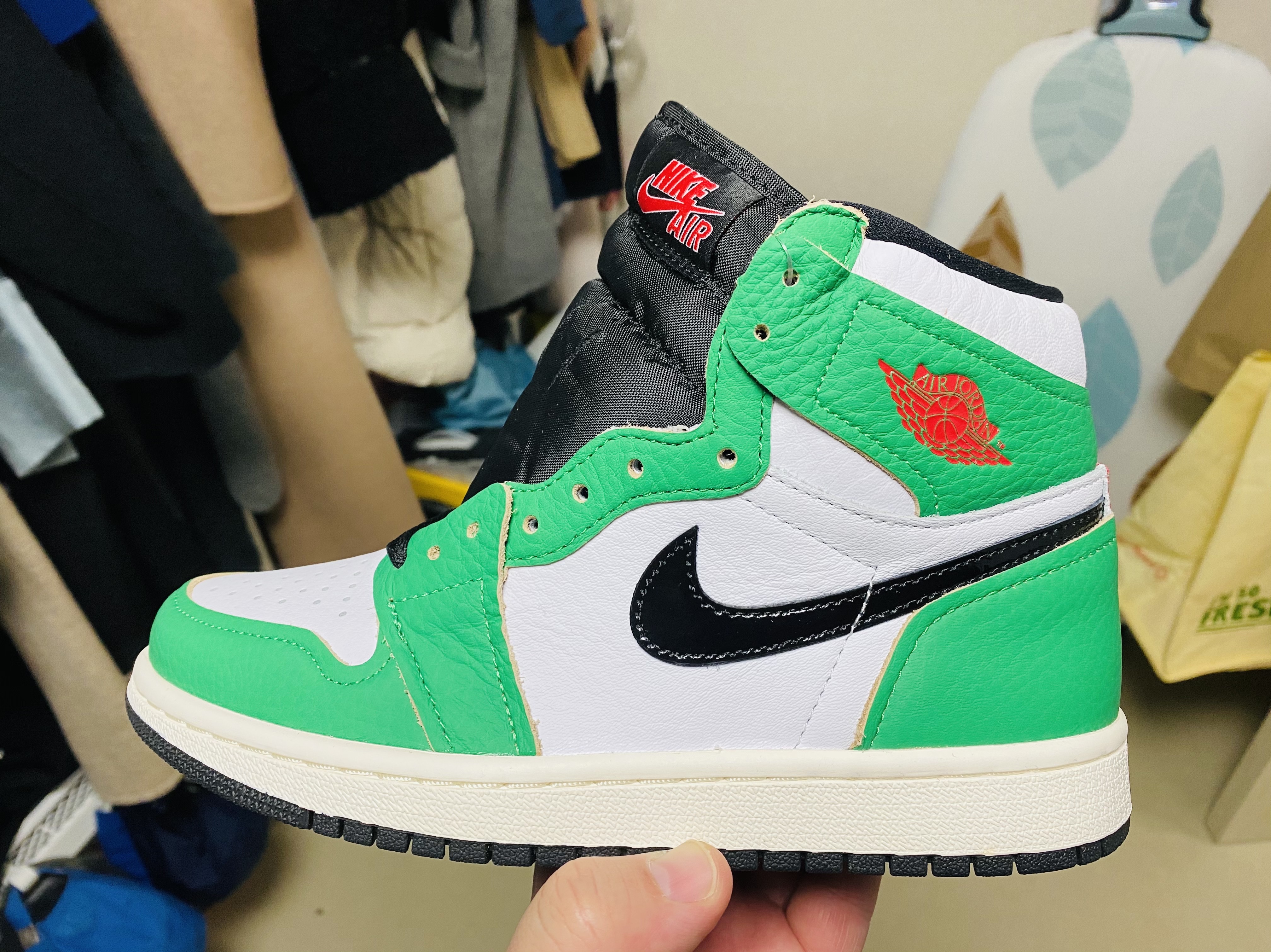 (W) Jordan 1 Retro High OG Lucky Green 착용 스타일