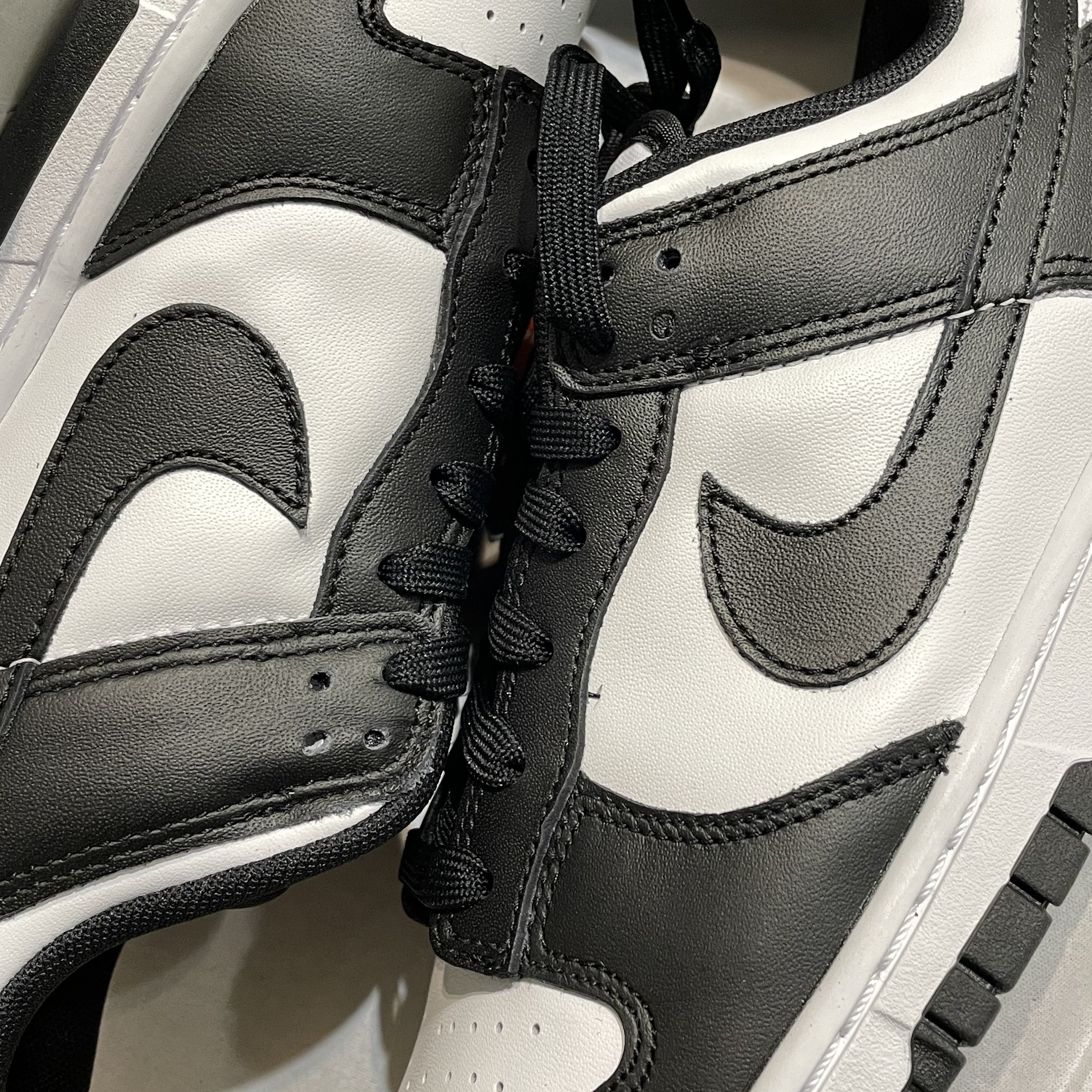 Nike Dunk Low Retro Black 착용 스타일
