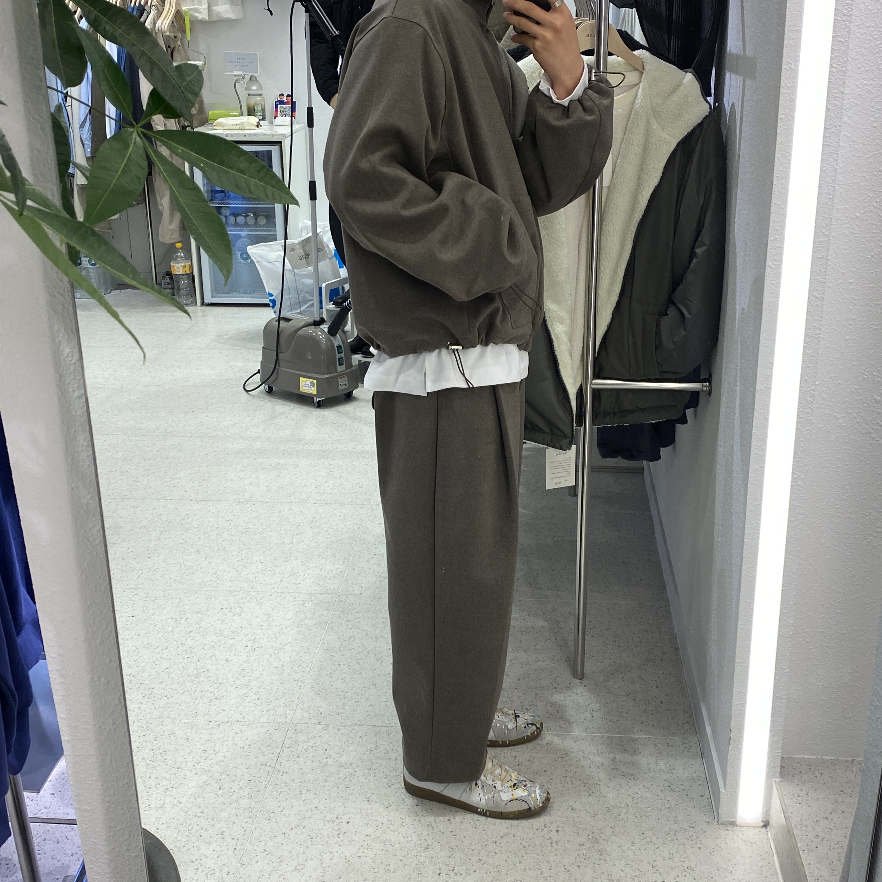 Maison Margiela Replica Paint Drop Sneakers 착용 스타일 - 2