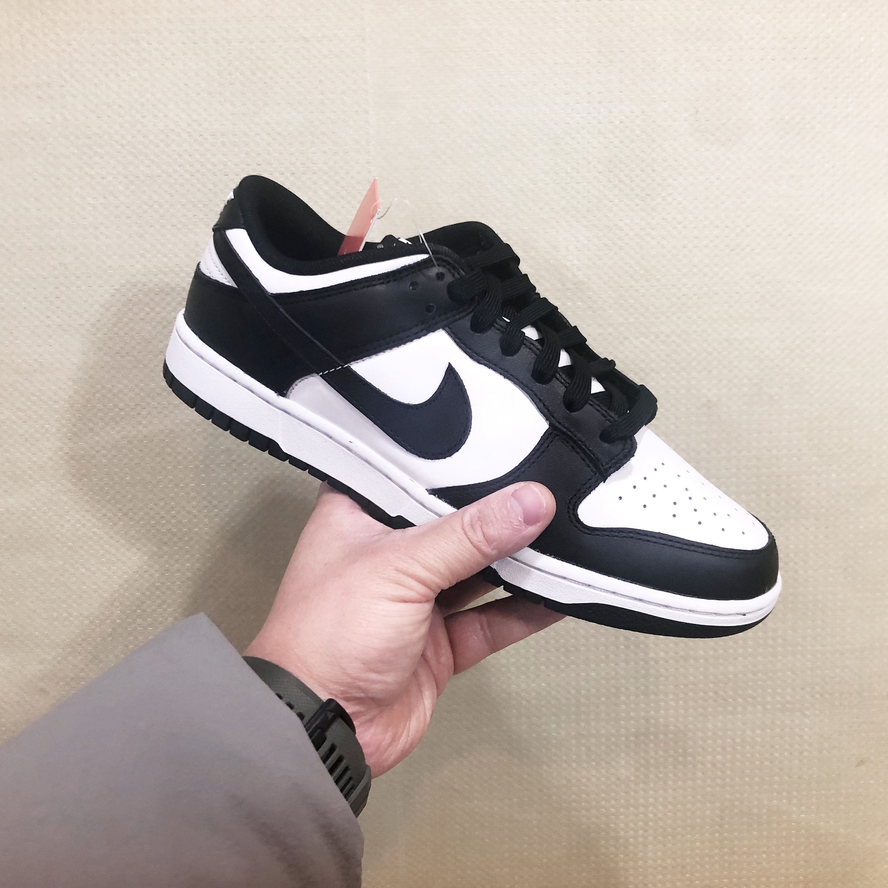 Nike Dunk Low Retro Black 착용 스타일