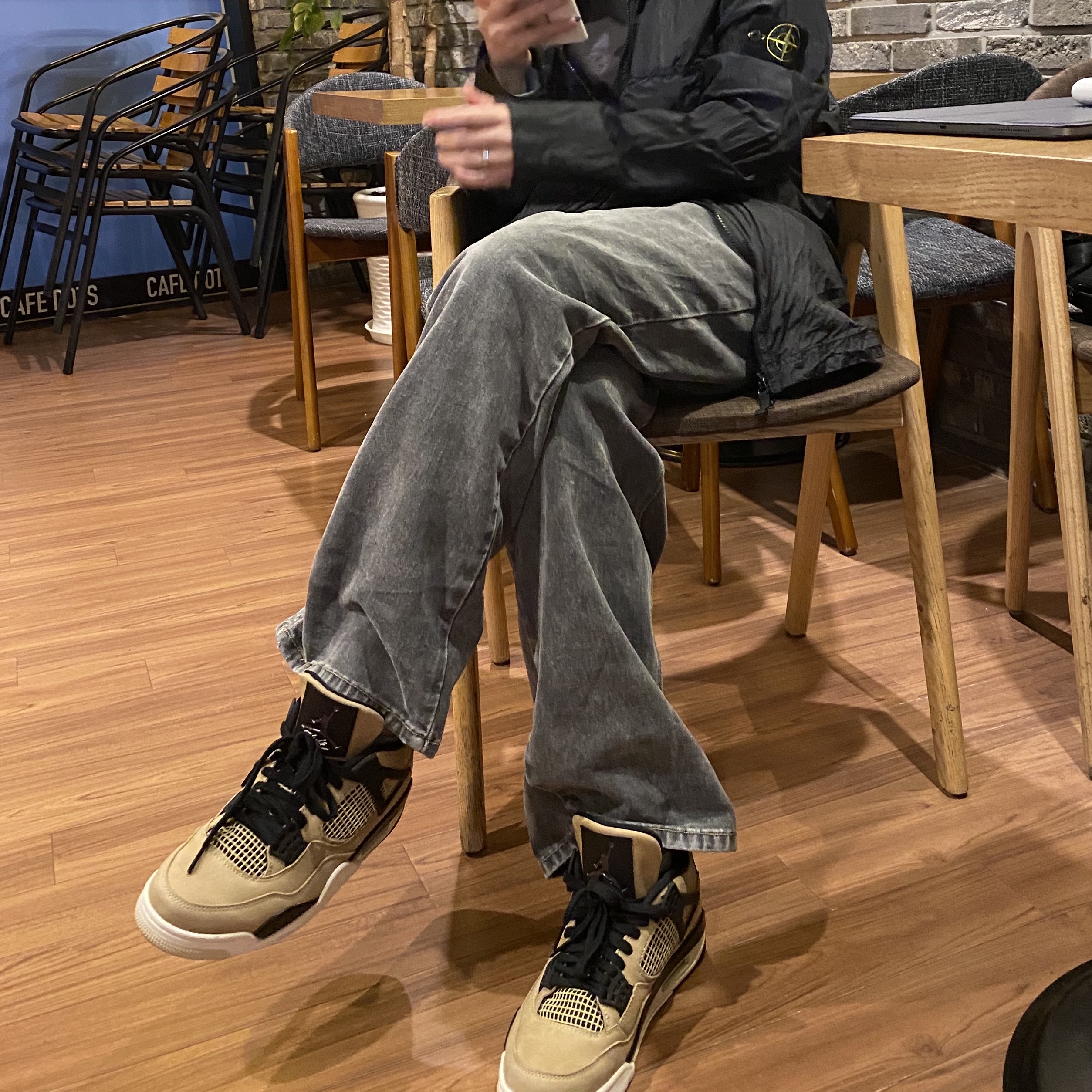 (W) Jordan 4 Retro Fossil 착용 스타일