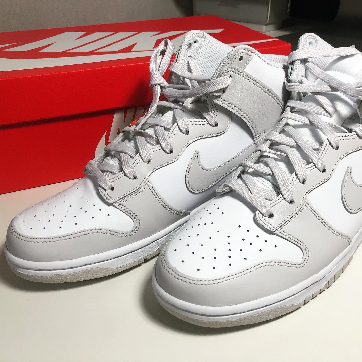 Nike Dunk High Retro Vast Grey 착용 스타일 - 2