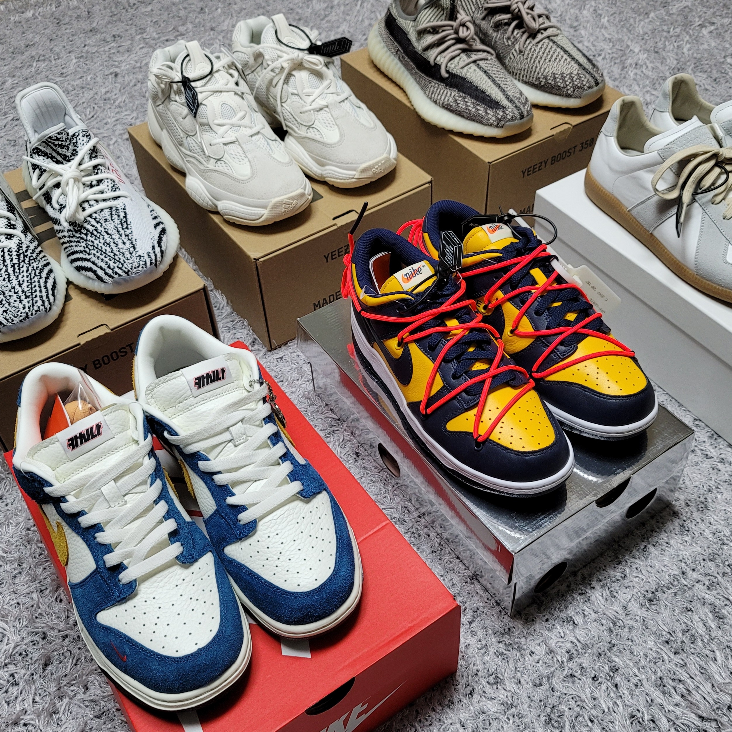 Nike x Kasina Dunk Low 80's Bus, Nike x Off-White Dunk Low University Gold Midnight Navy 착용 스타일