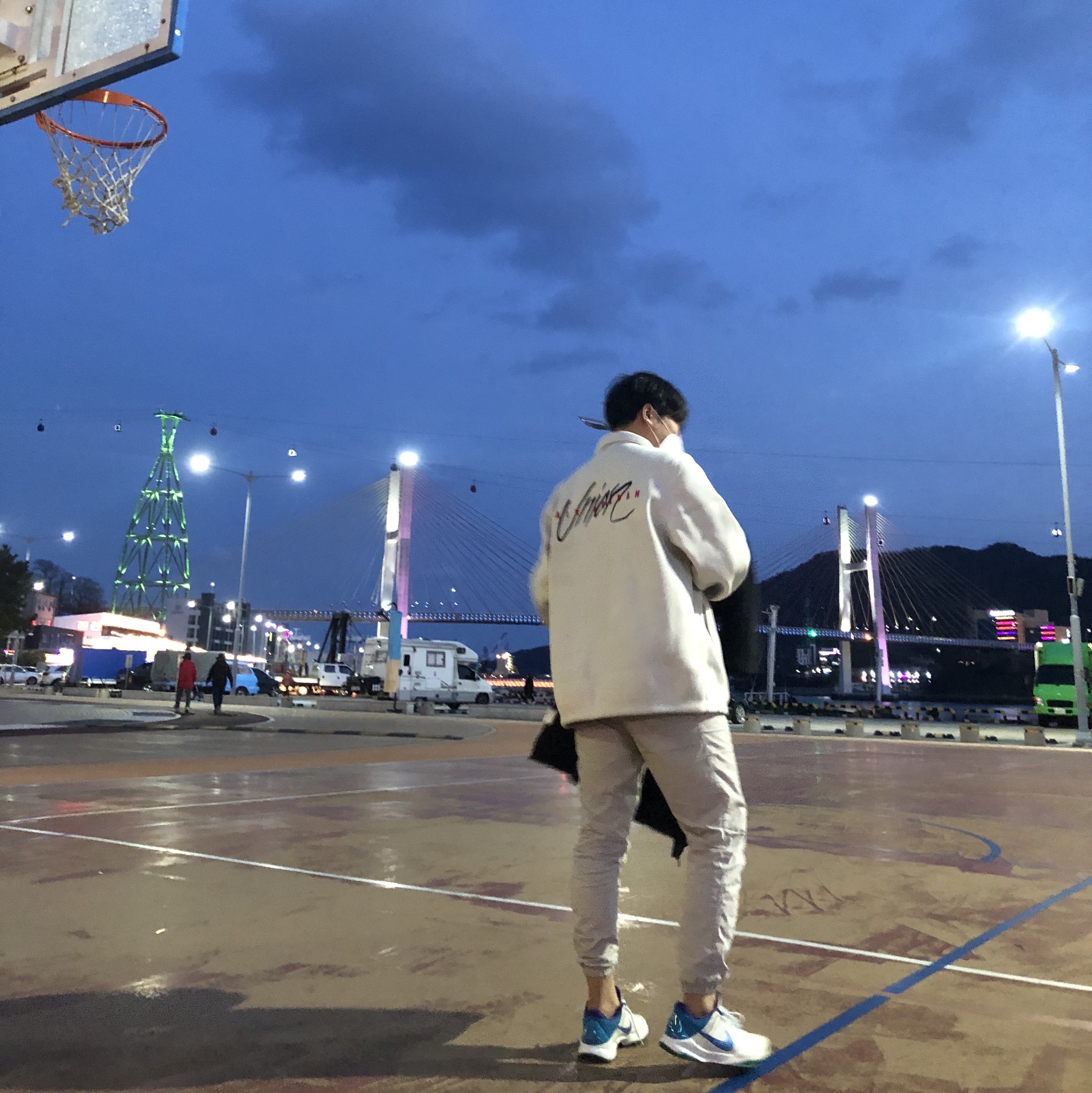 Jordan x Union Coaches Jacket Bone 착용 스타일