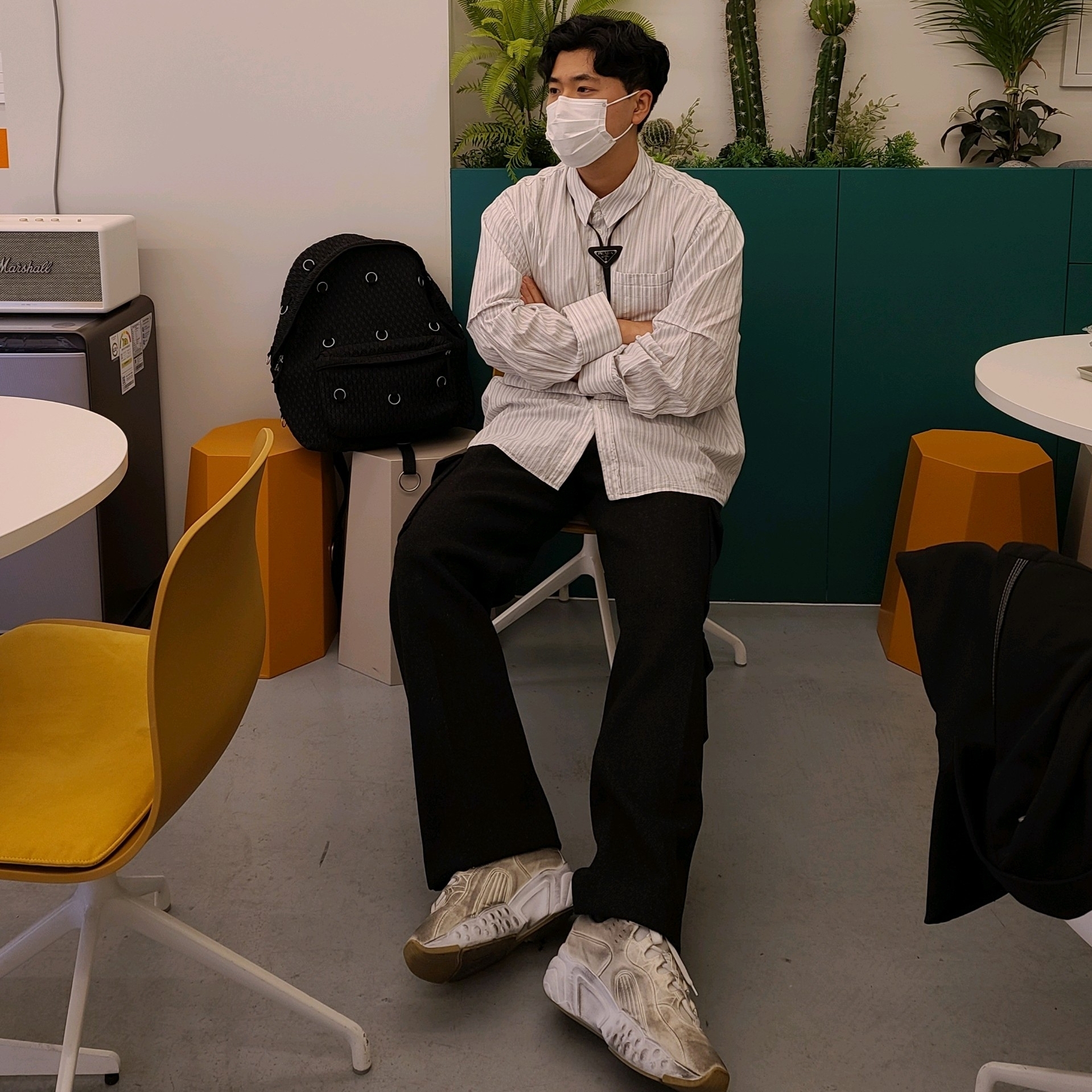 Acne Studios Rockaway Tumbled Sneakers White 착용 스타일 - 3