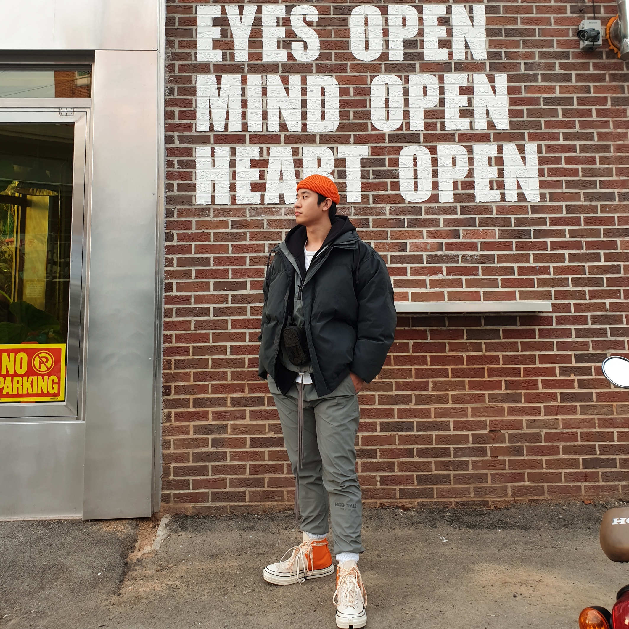 Converse x Feng Chen Wang Chuck 70 2-in-1 Persimmon Orange, Essentials Track Jacket Silver Reflective - 20SS 착용 스타일 - 2