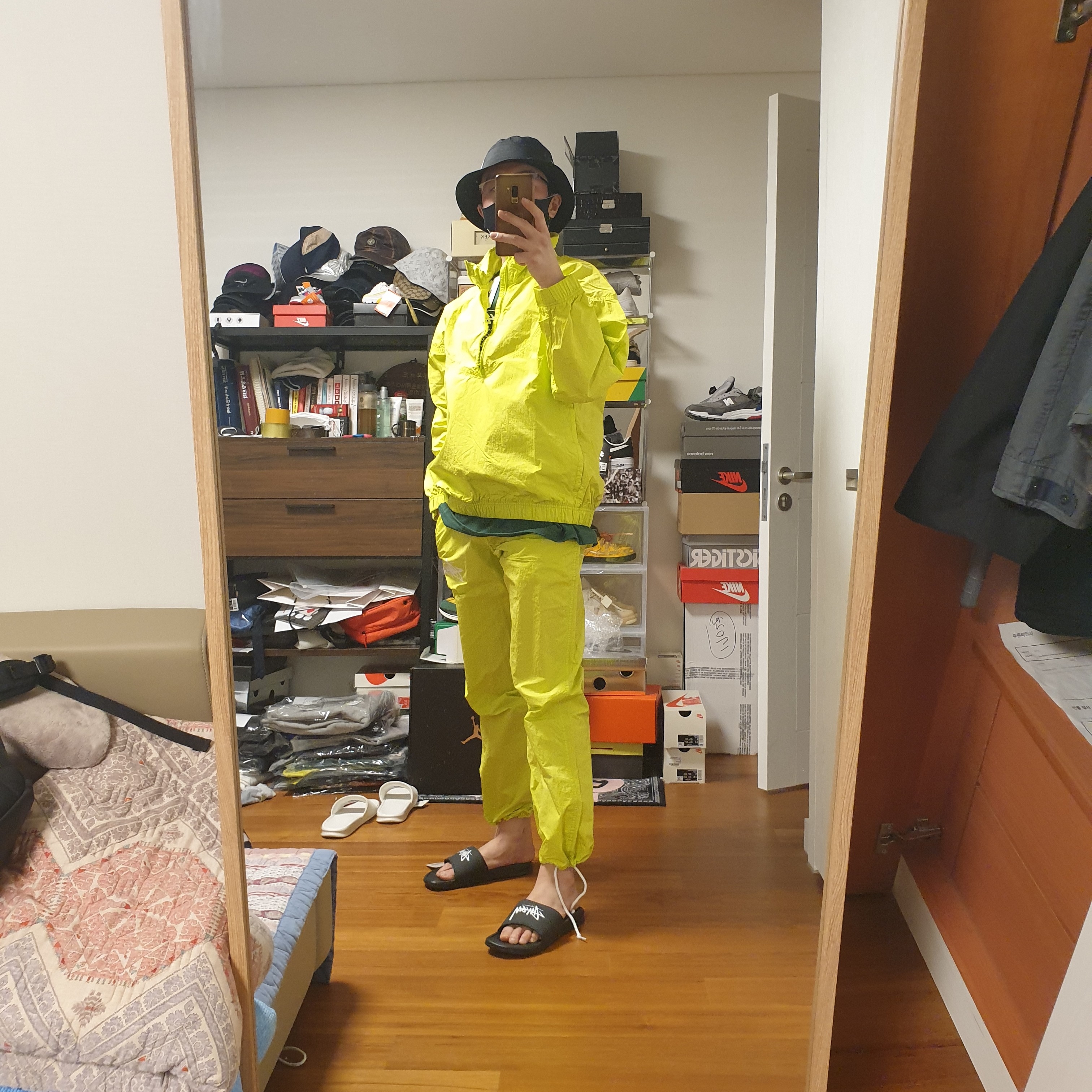 Nike x Stussy Cuff Beanie White, Nike x Stussy WT T-Shirt Green - US/EU 착용 스타일 - 3