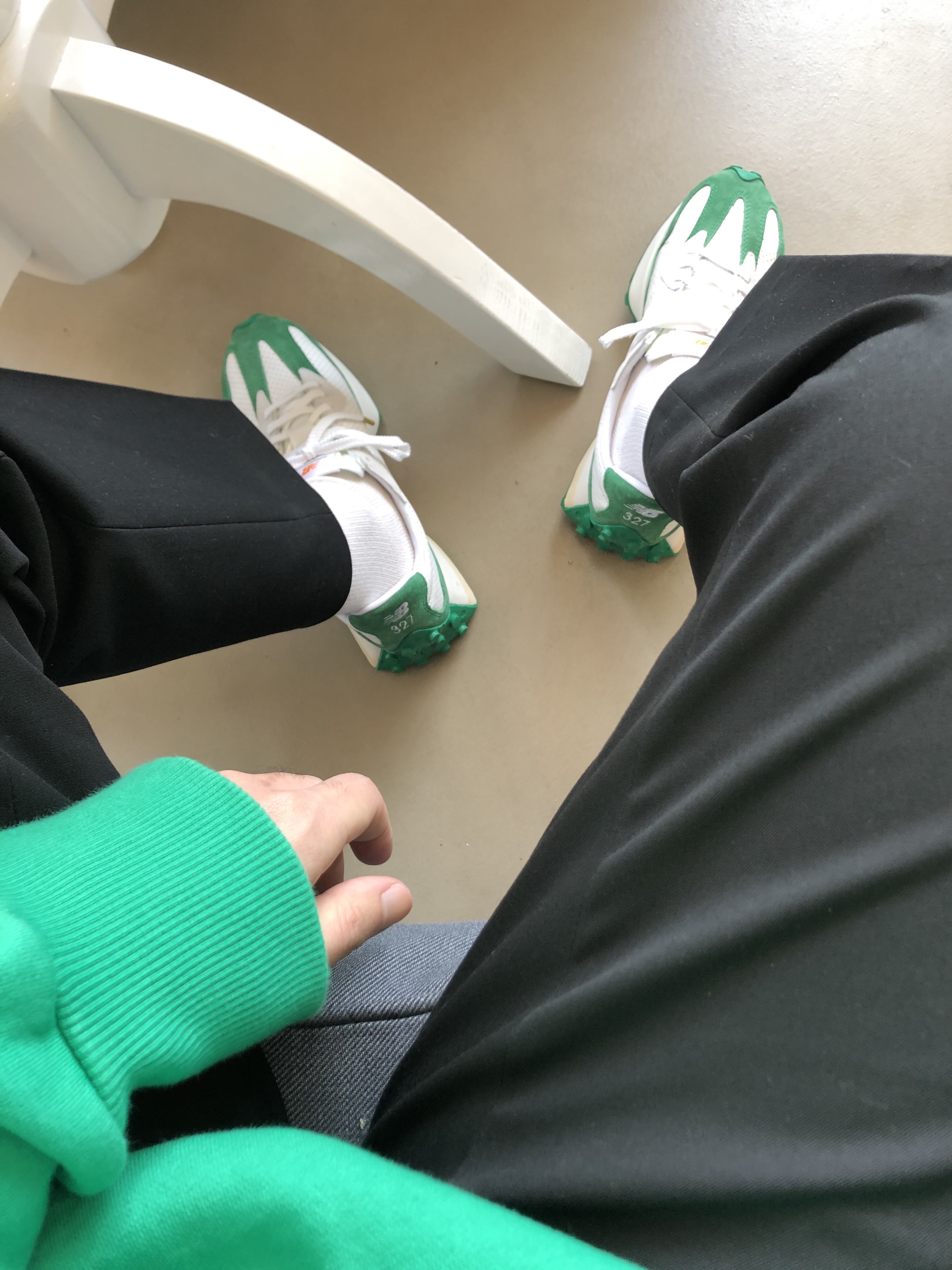 New Balance x Casablanca 327 Idealist Green 착용 스타일