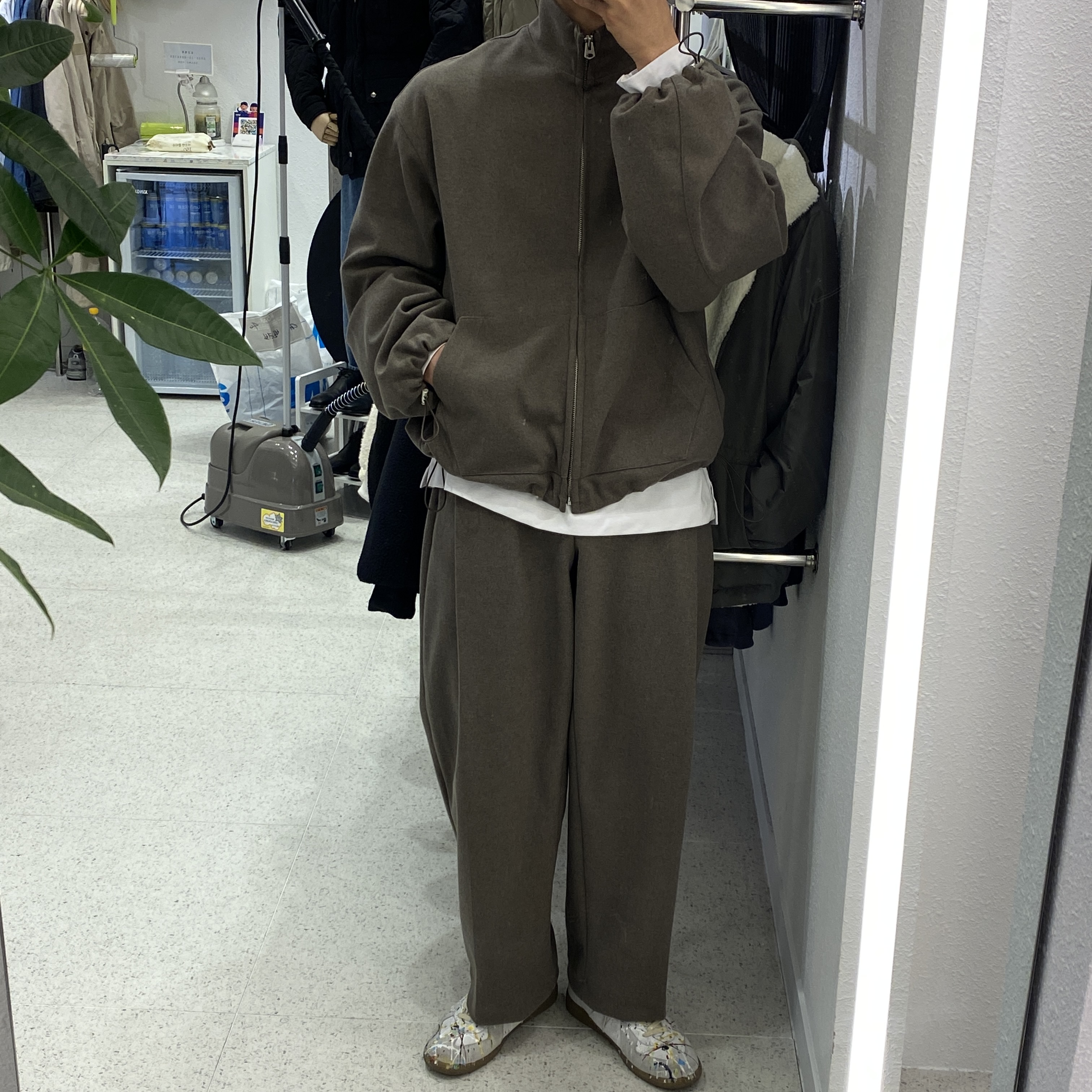 Maison Margiela Replica Paint Drop Sneakers 착용 스타일 - 1