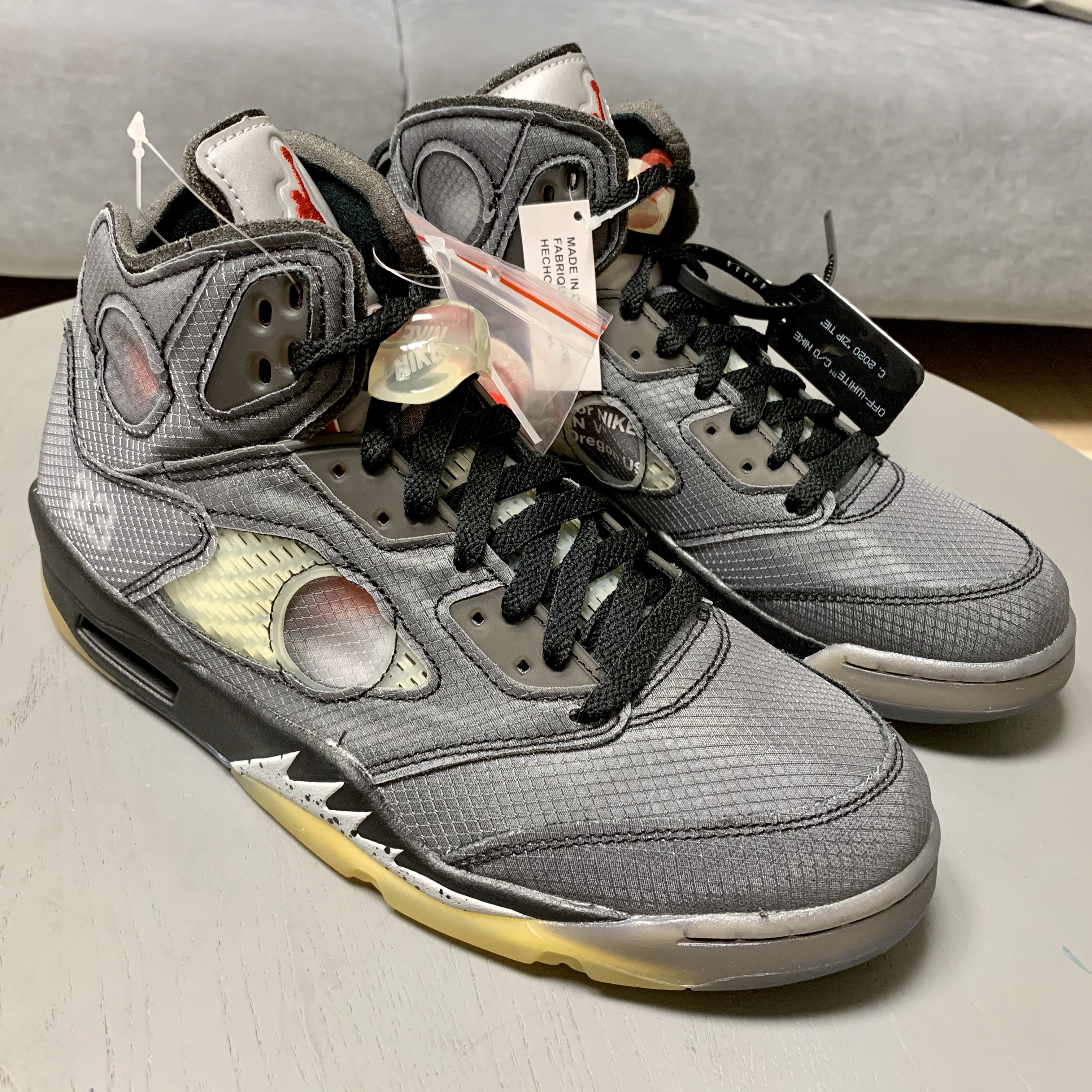 Jordan 5 x Off-White Retro SP Black Muslin 착용 스타일 - 2