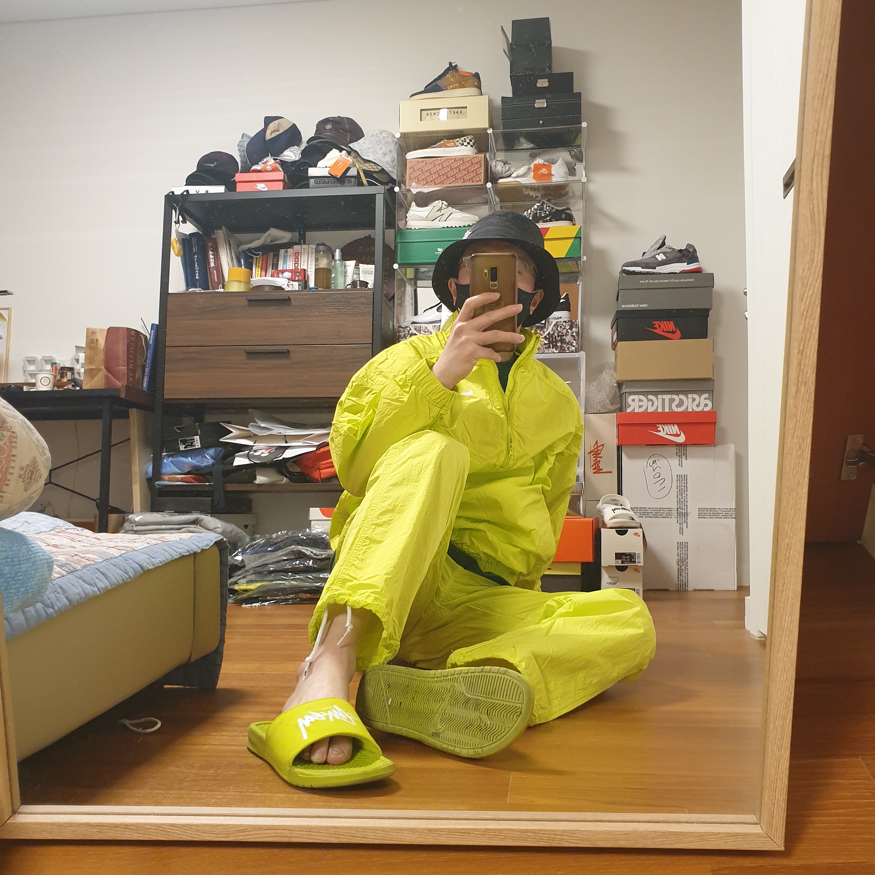 Nike x Stussy Bucket Hat Black, Nike x Stussy WT T-Shirt Green - Asia 착용 스타일 - 3