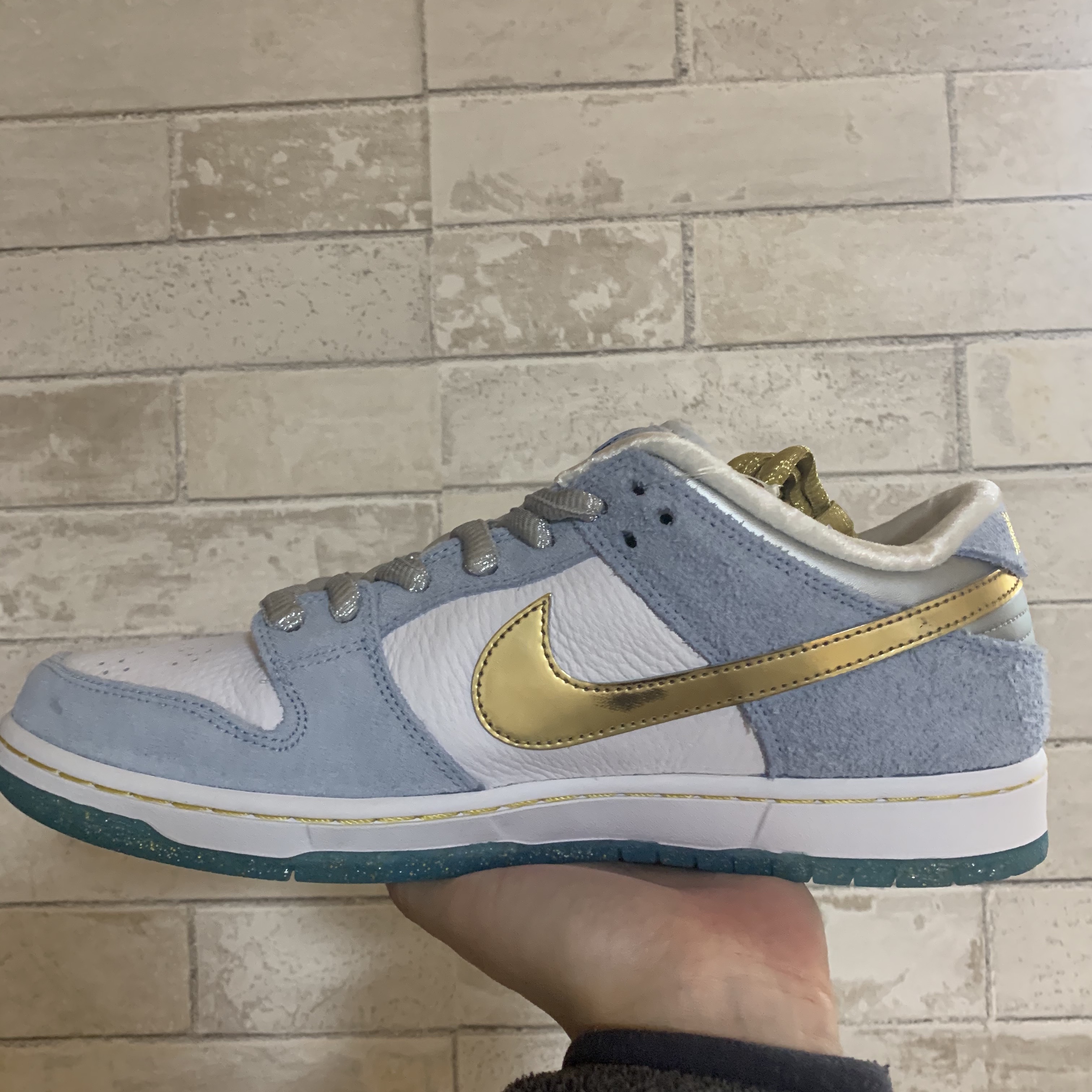 Nike x Sean Cliver SB Dunk Low Holiday Special 착용 스타일