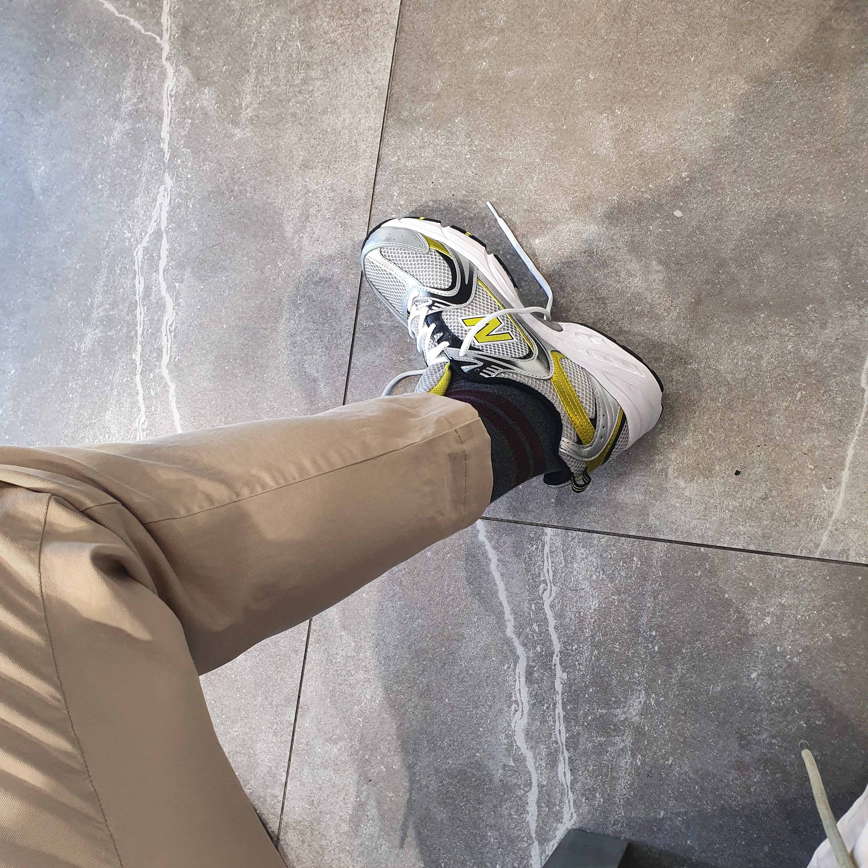 New Balance 530 Silver 착용 스타일