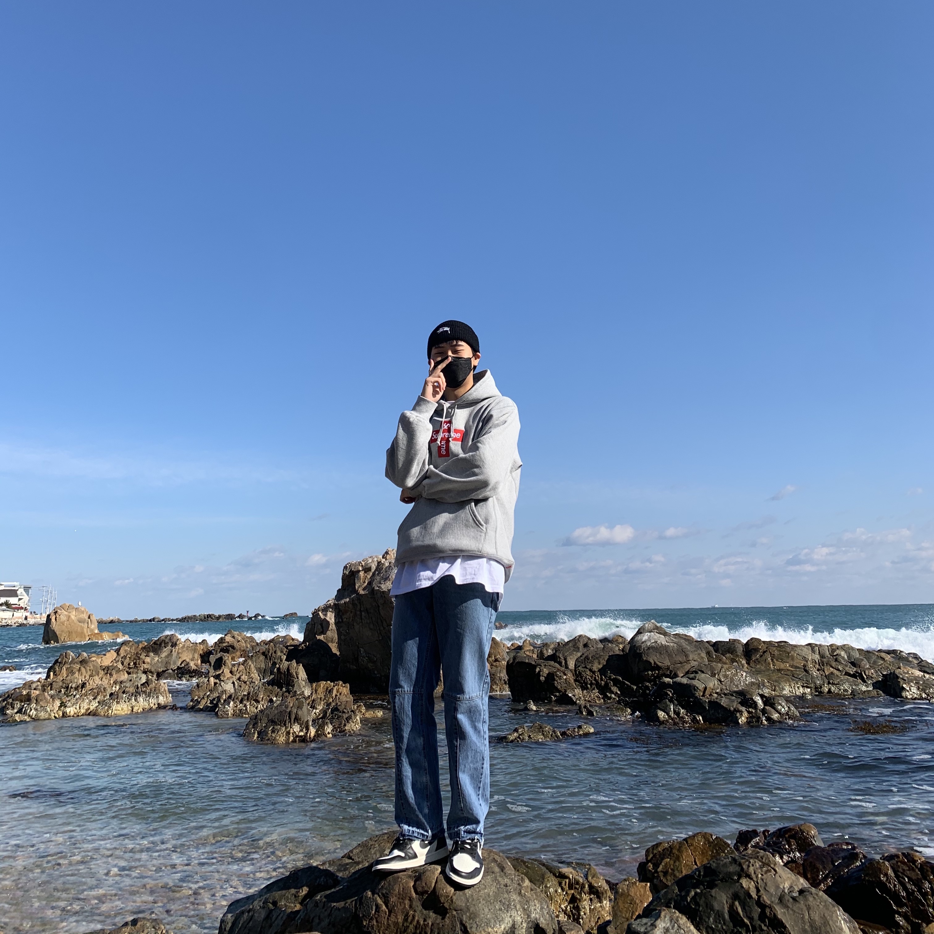 Jordan 1 Retro High OG Black Mocha, Supreme Cross Box Logo Hooded Sweatshirt Heather Grey - 20FW 착용 스타일 - 1